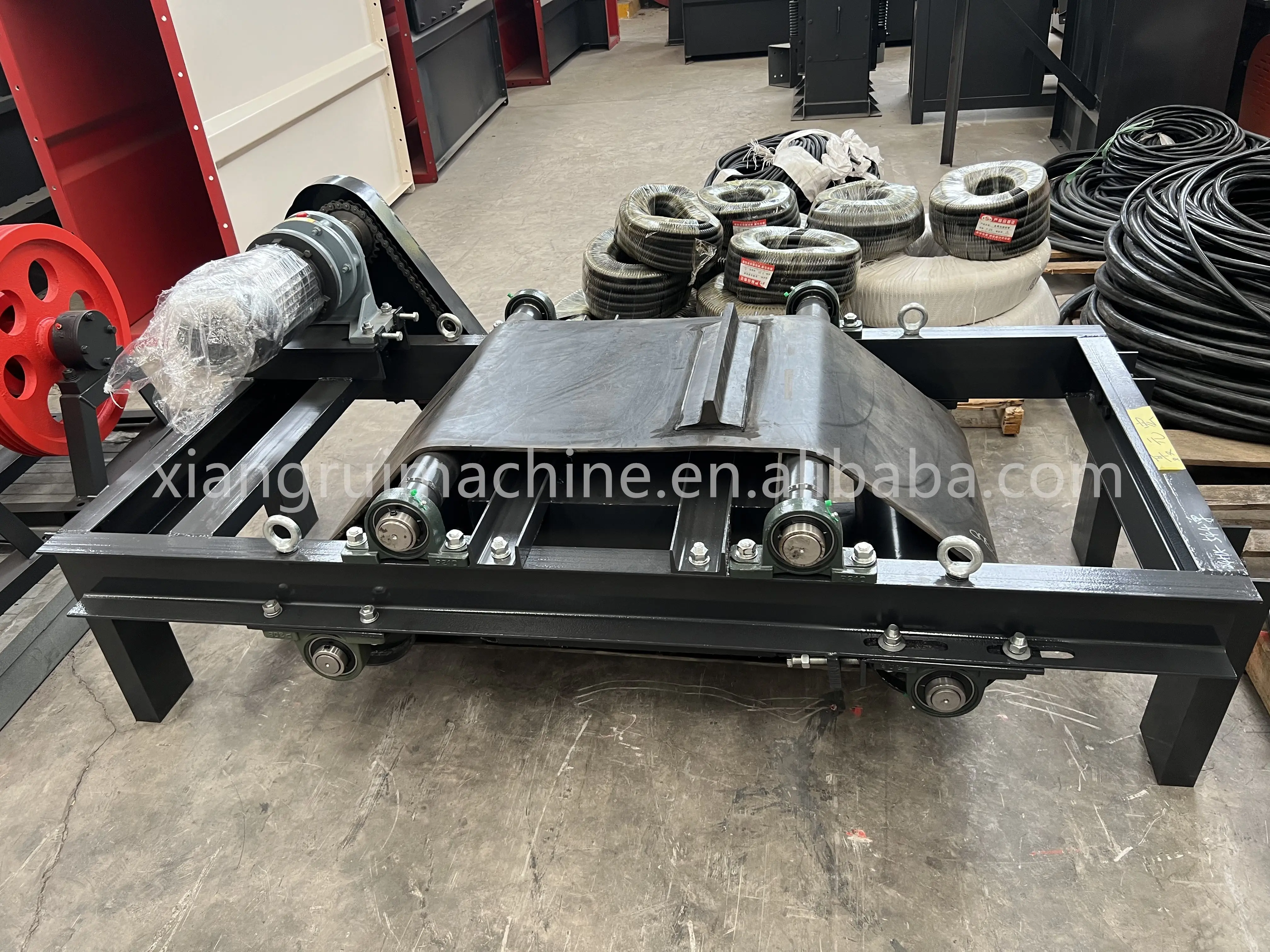 Hot Selling RCYD Conveyor Belt Magnetic Separator Suspended Permanent Magnet Iron Separator is used for iron separation