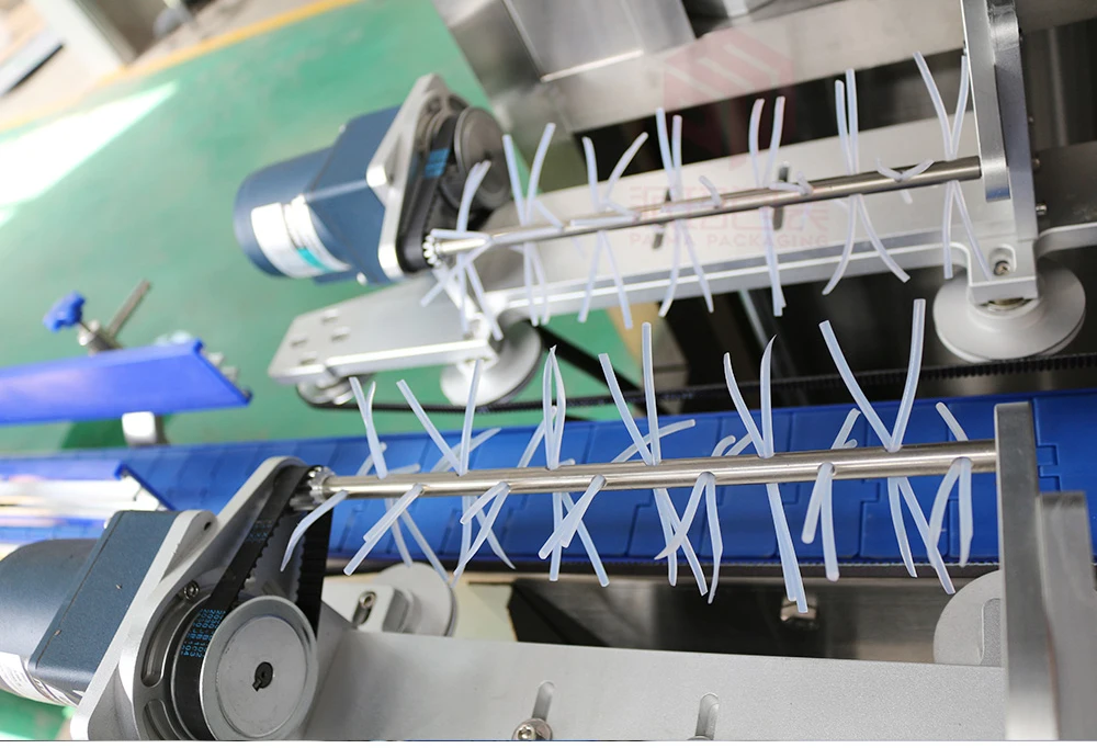 Easy To Use Automatic Drinking Water Bottle Heat PVC Label Applicator Shrink Sleeve Wrap Labeling Machine