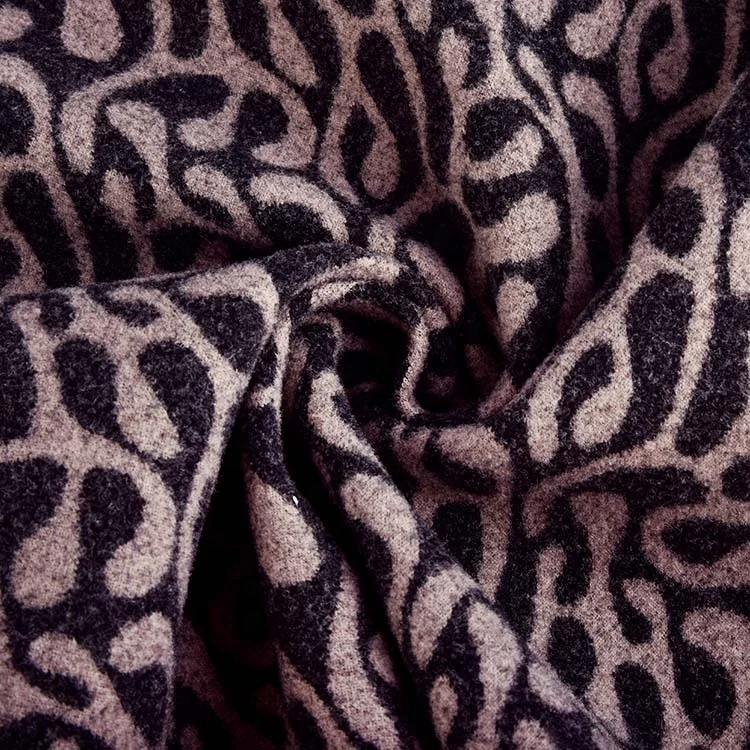 New designs Classic dyed 100% Polyester 280gsm Knitted Jacquard Brocade Fabric for jacket