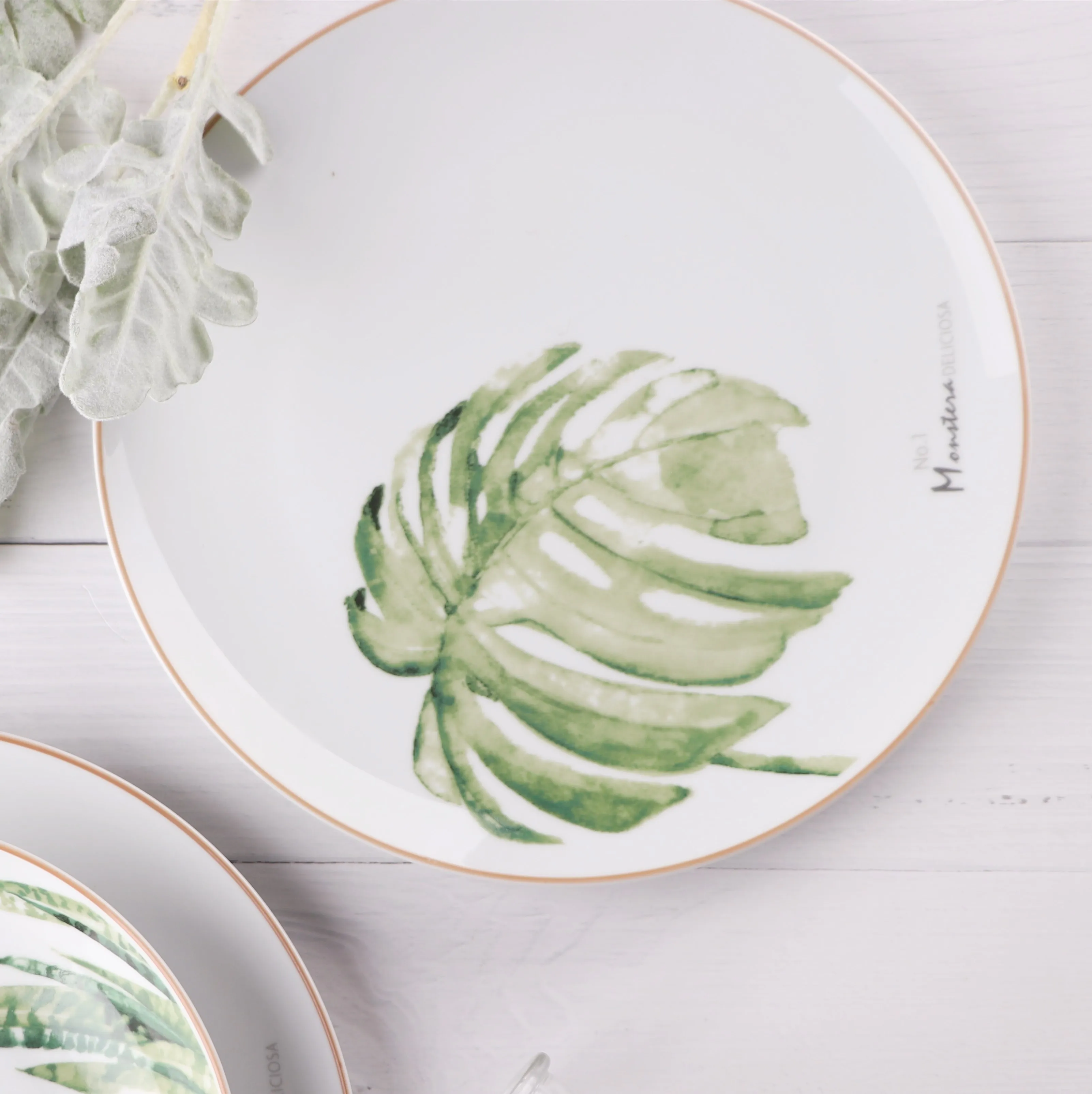 Poland Family Kitchen Utensil Luxury Restaurant Gold Rim White Black Ceramic Dishes Porcelain Appetizer Plates Dinnerware Sets