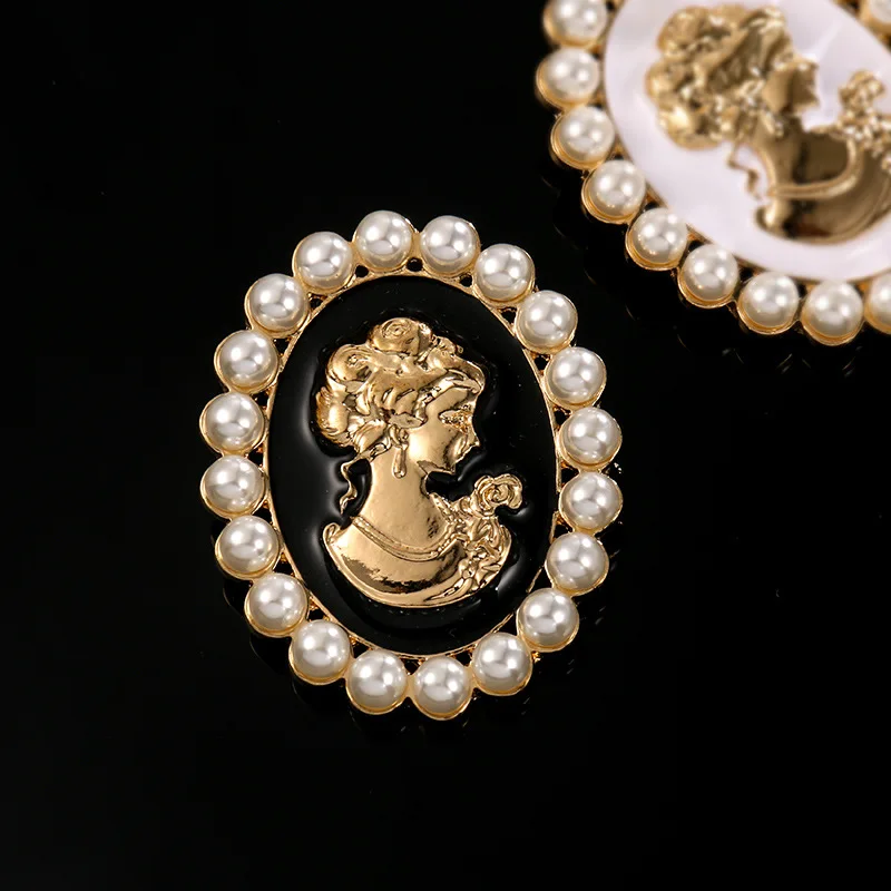 Wholesale Coat Vintage Brooches Women Retro Beauty Queen Acrylic Stone Cameo Pearl Brooch For Girls
