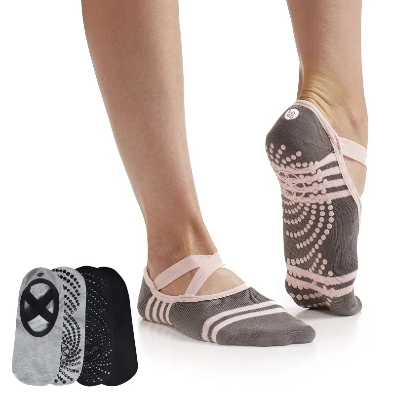High Quality Wholesale Custom Women Pilates Ankle Socks with Non-Slip Grip High-Tech Knitted Cotton Letter Pattern Logo on Body
