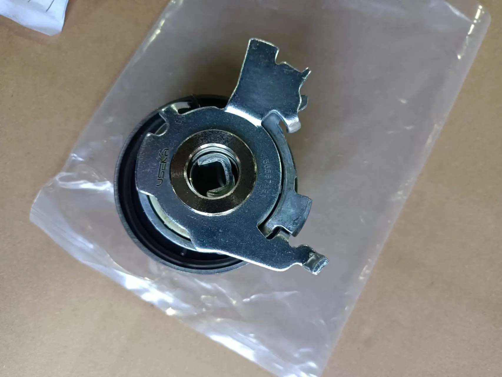 USEKA High Quality Parts 24426500 55567191 24447883 VKM15216 Timing Belt Tensioner Pulley for CHEVROLET DAEWOO Automotive Car