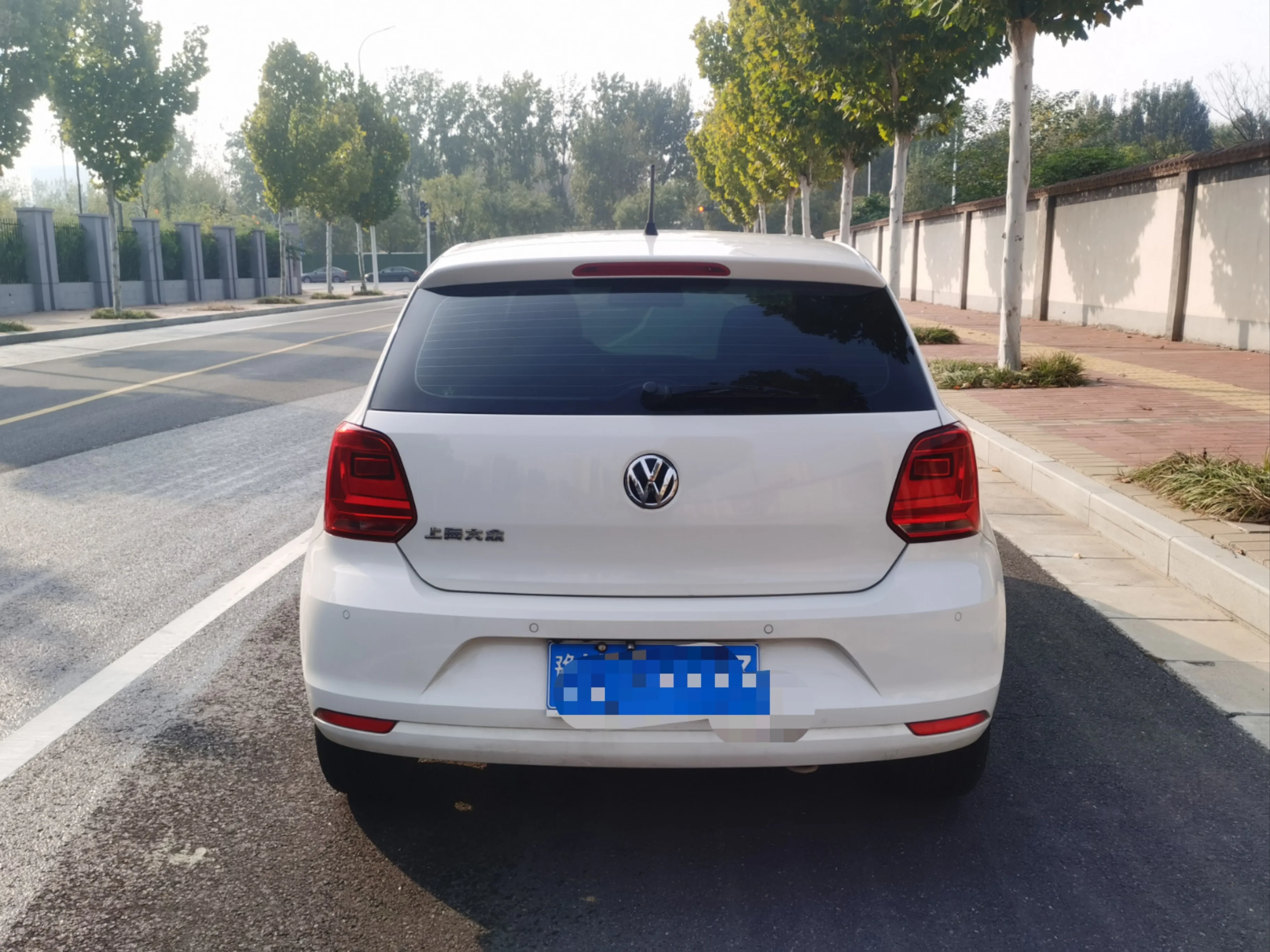 Best-Selling Used Volkswagen Polo Turbo Gasoline Sedan with Manual Transmission Fabric Seats
