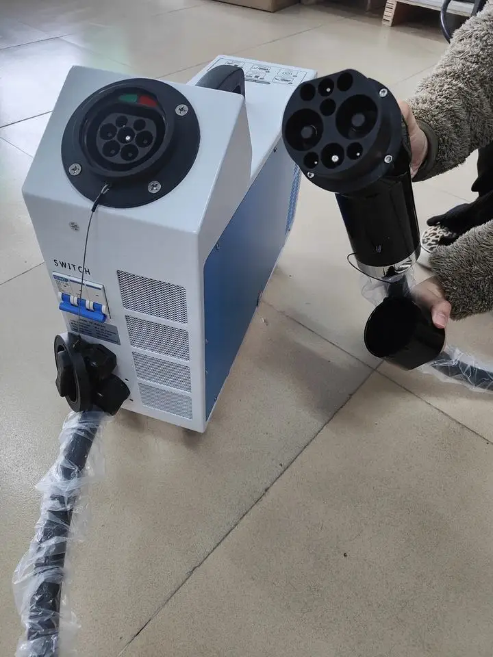 Electric Car Charger Ev Charger Fast Wallbox 22kw Type2 Charging Station Mobile Ev Dc Fast Charger OEM IP65 Station 3 Phase 32A