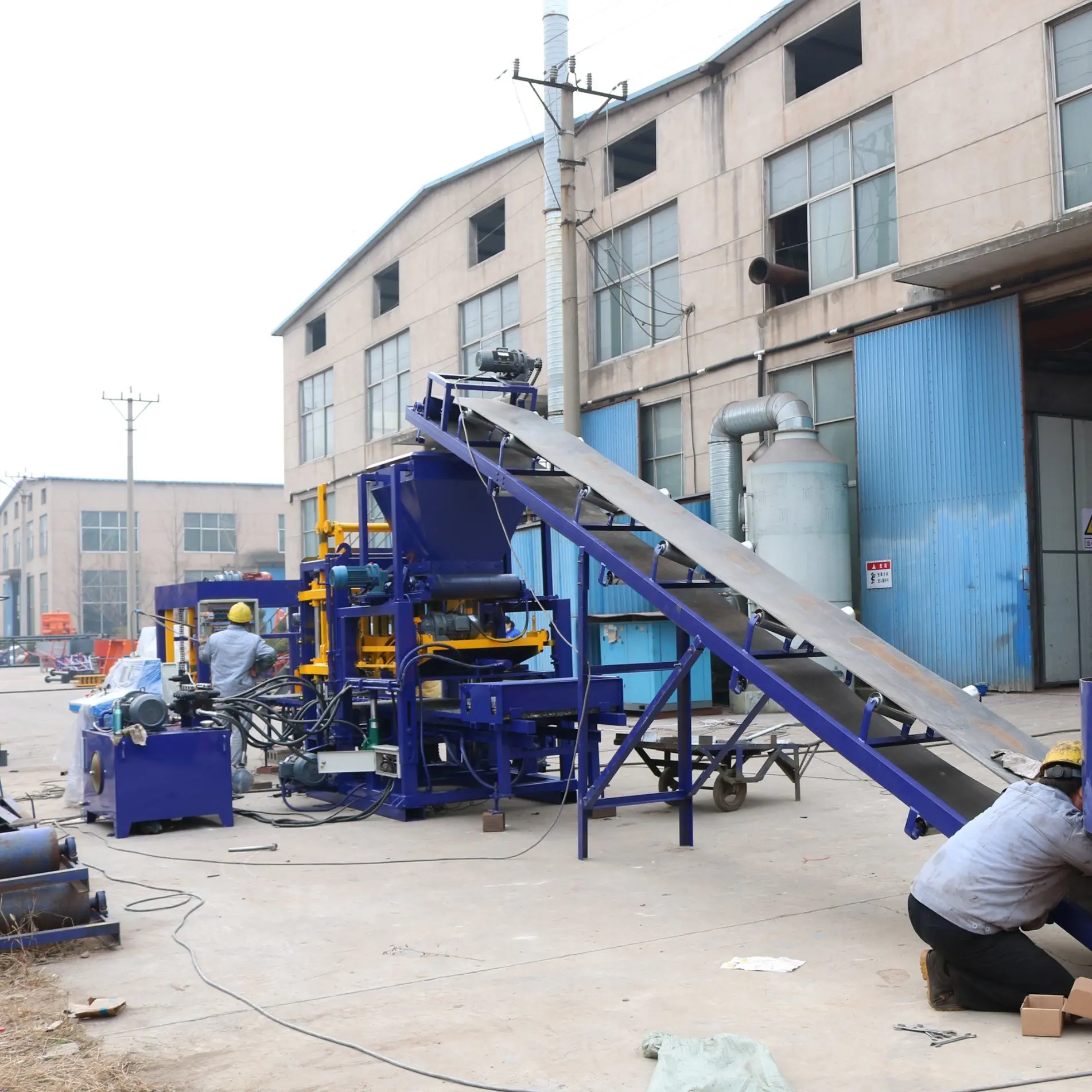 ISO CE Certified QT4-15D Hydraulic Pressure Hollow Bricks Making Machine Produces Hydroform Cement Porous Bricks Mold Component