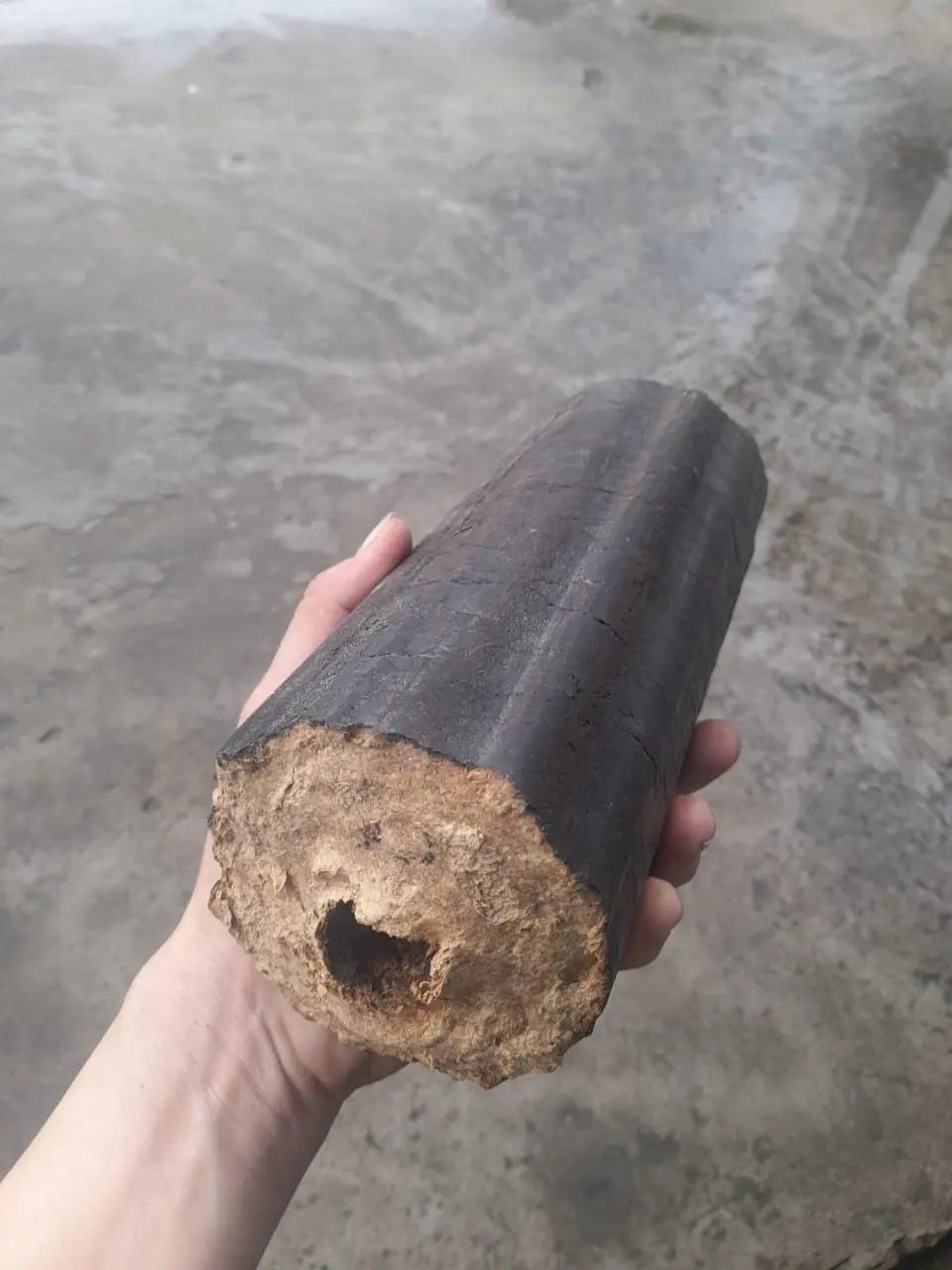 HOT HOT!! Rice Husk Briquette 100% Natural Compact Energy Chemicals Hard Wood For Fuel Heating From Viet Nam