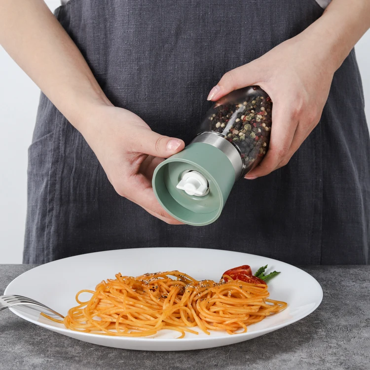 
LFGB PP plastic body stainless steel ring Ceramic burr manual Salt and pepper mill with wooden Lid 170 mL glass bottle 