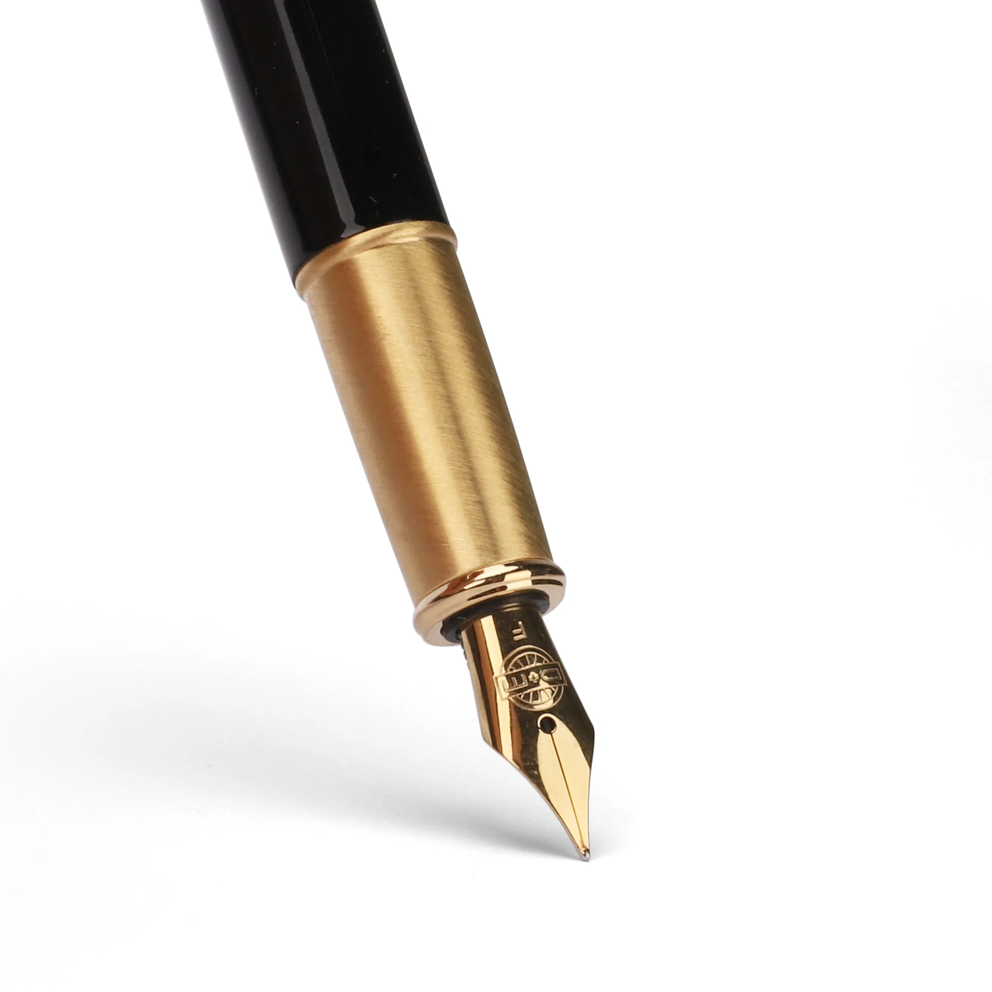 Engraved Logo Luxury Fountain Pen with Golden Plating Tip