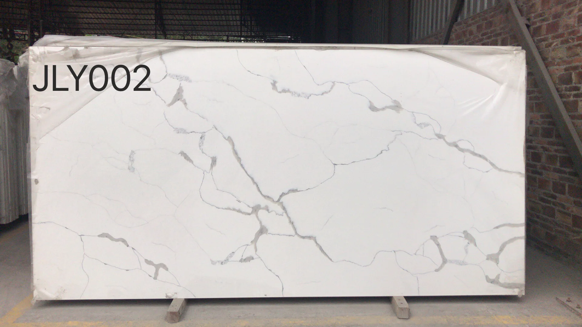 Custom design anti-scratch kitchen worktops white quartz stone slab countertop island top dining table