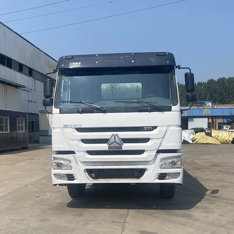 Oil/Water/Milk transport tanker truck used howo sinotruck Euro2 good condition for sale