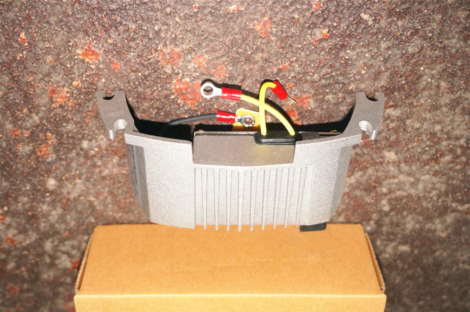 Chinese Manufacturer Bus Parts  Generator Parts Accessories 8RL3108C-6 Generator Regulator