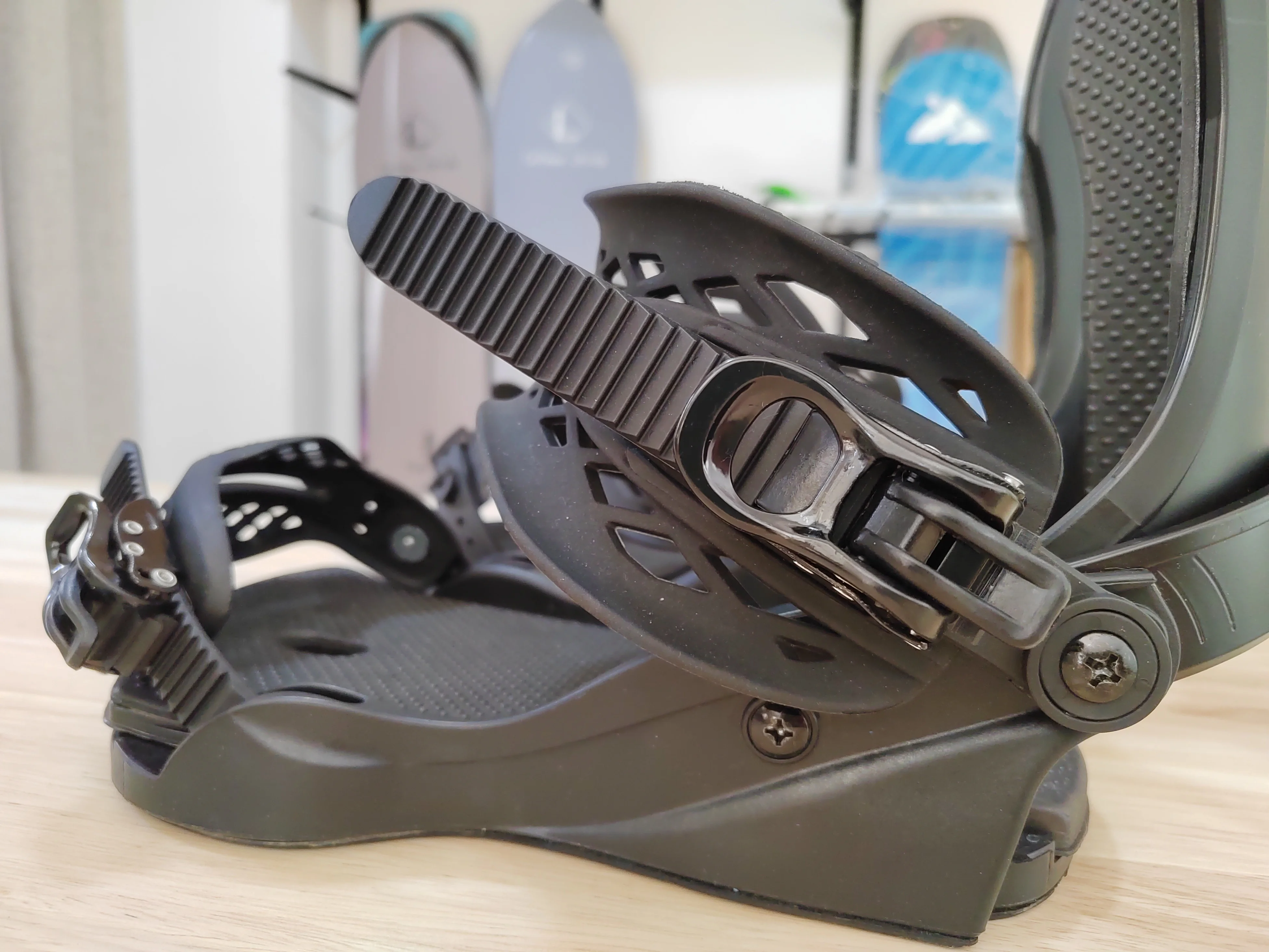 Wholesale Aluminum alloy All Mountain/ Freestyle /Freeride Snowboard Bindings Snowboarding accessories