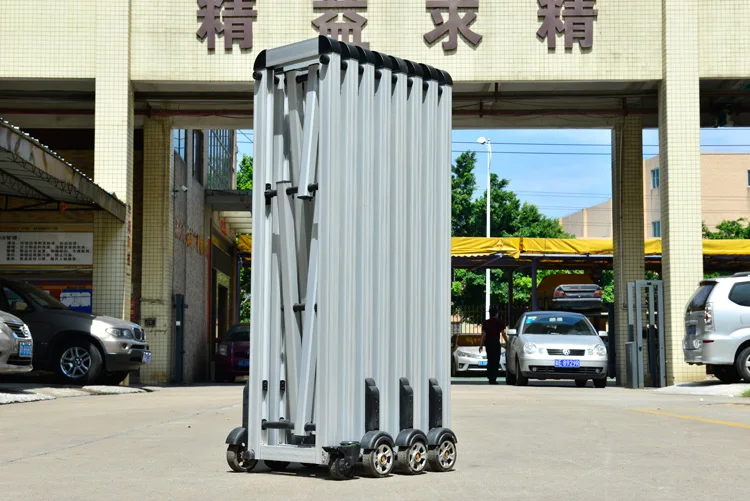 Expandable Portable Road Safety Barrier