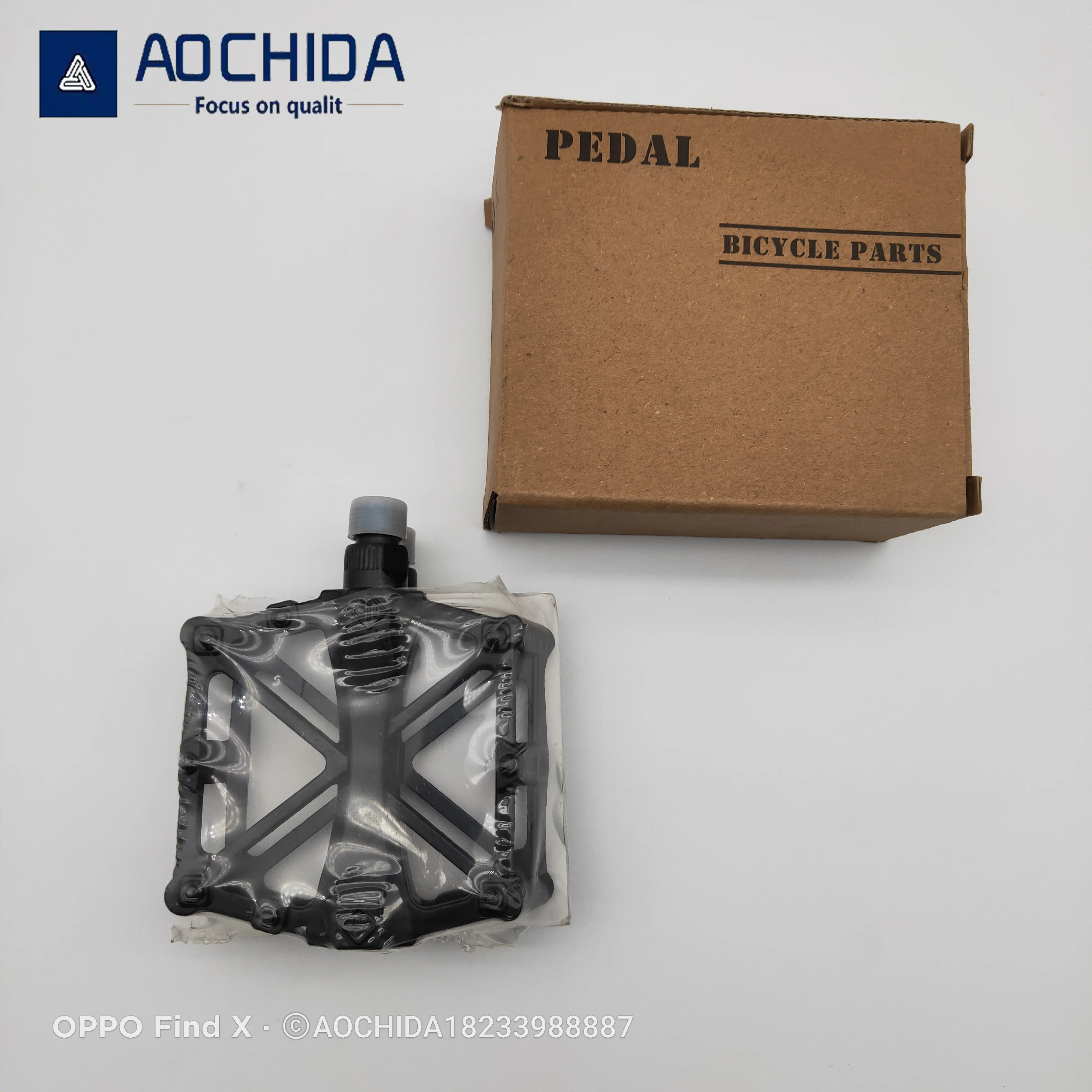 Bicycle pedal aluminum alloy pedal is equipped with bearing box-packed Color customization Anti slip and wear resistance MTB