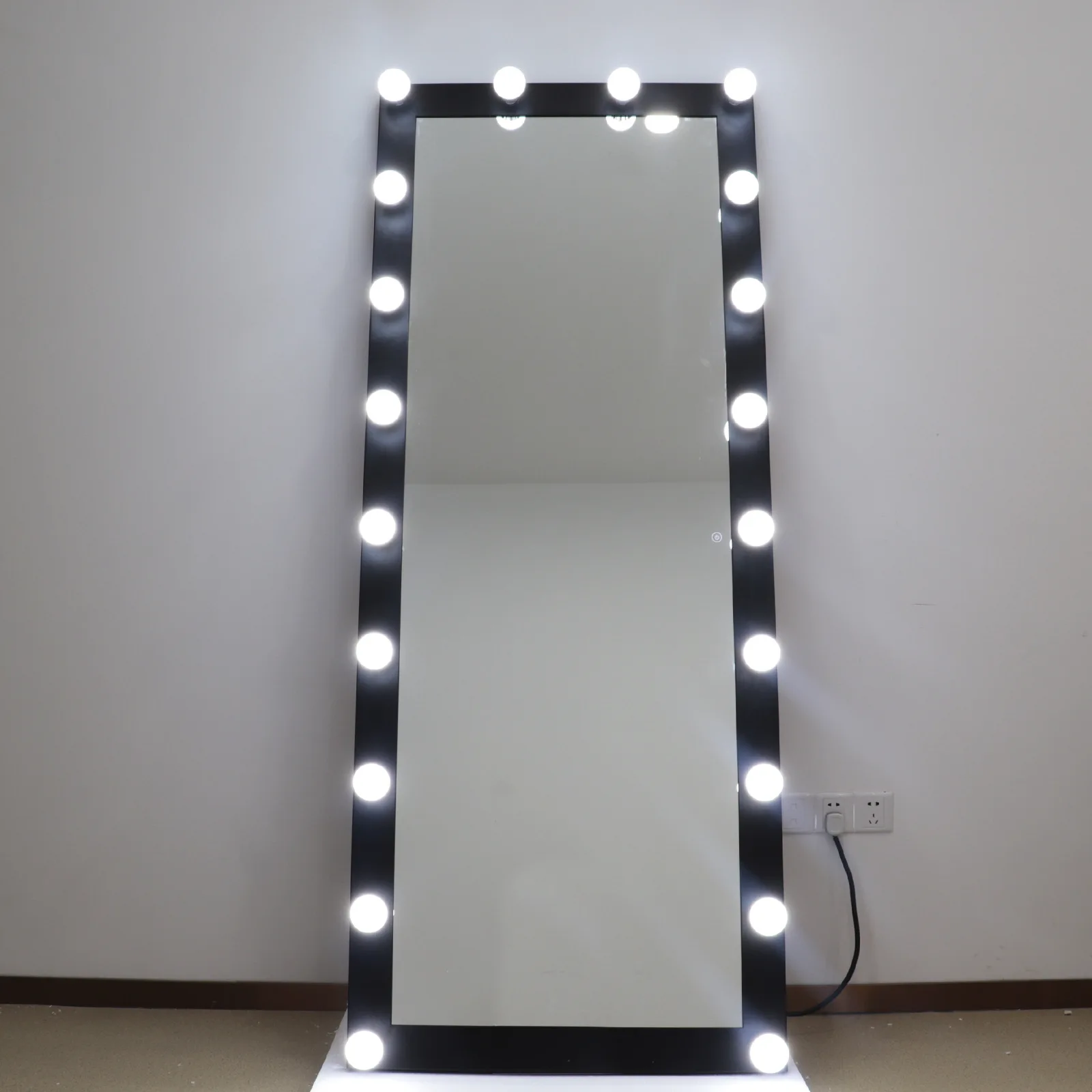 Manufacturer wholesale Hollywood studio full-size mirror, living room vertical make-up table, floor mirror with bulb