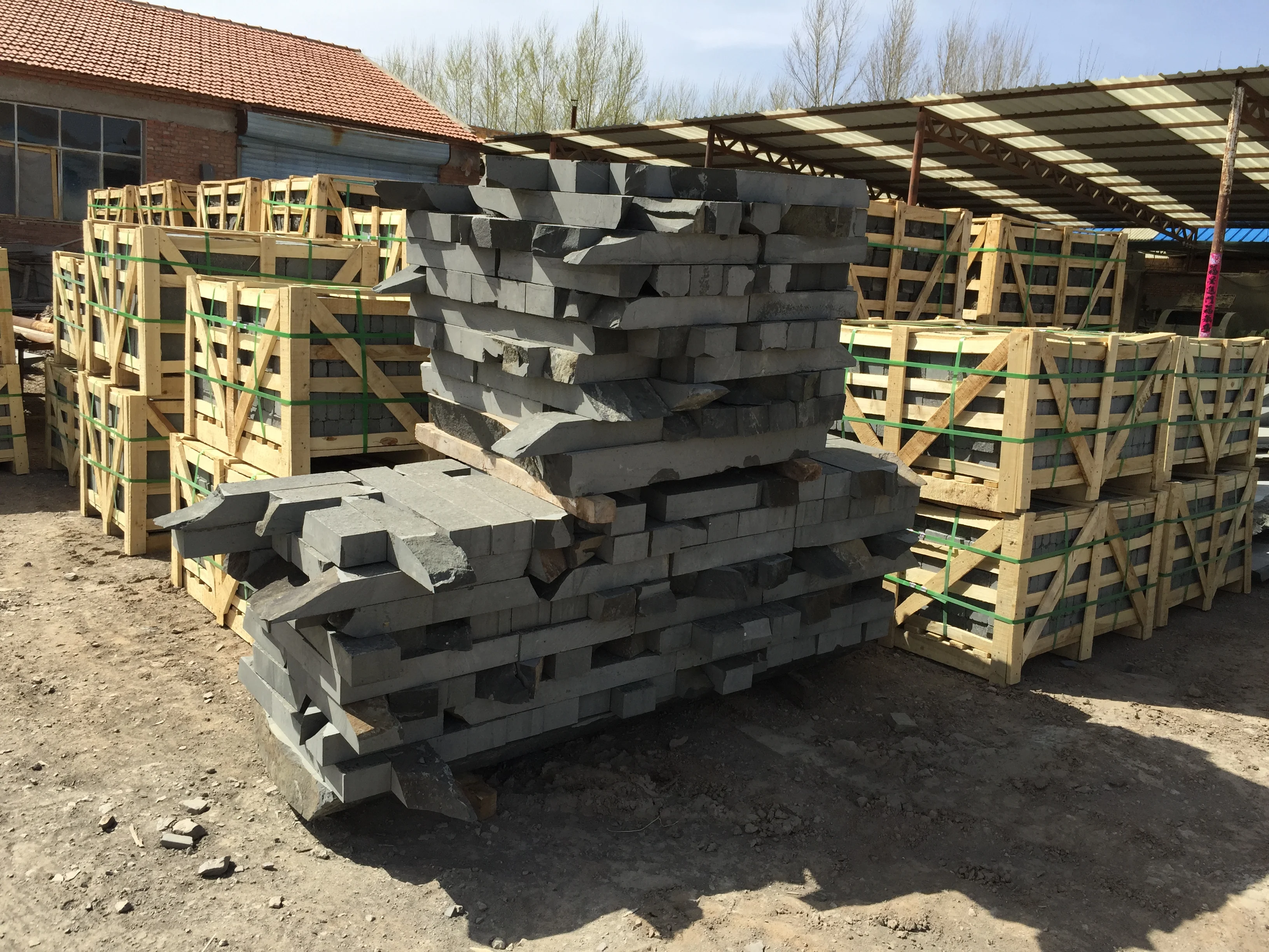 Slungshot Paving Stone Natural Black Basalt Stone Step Outdoor for Garden Yard Park Sidewalk Driveway Decking