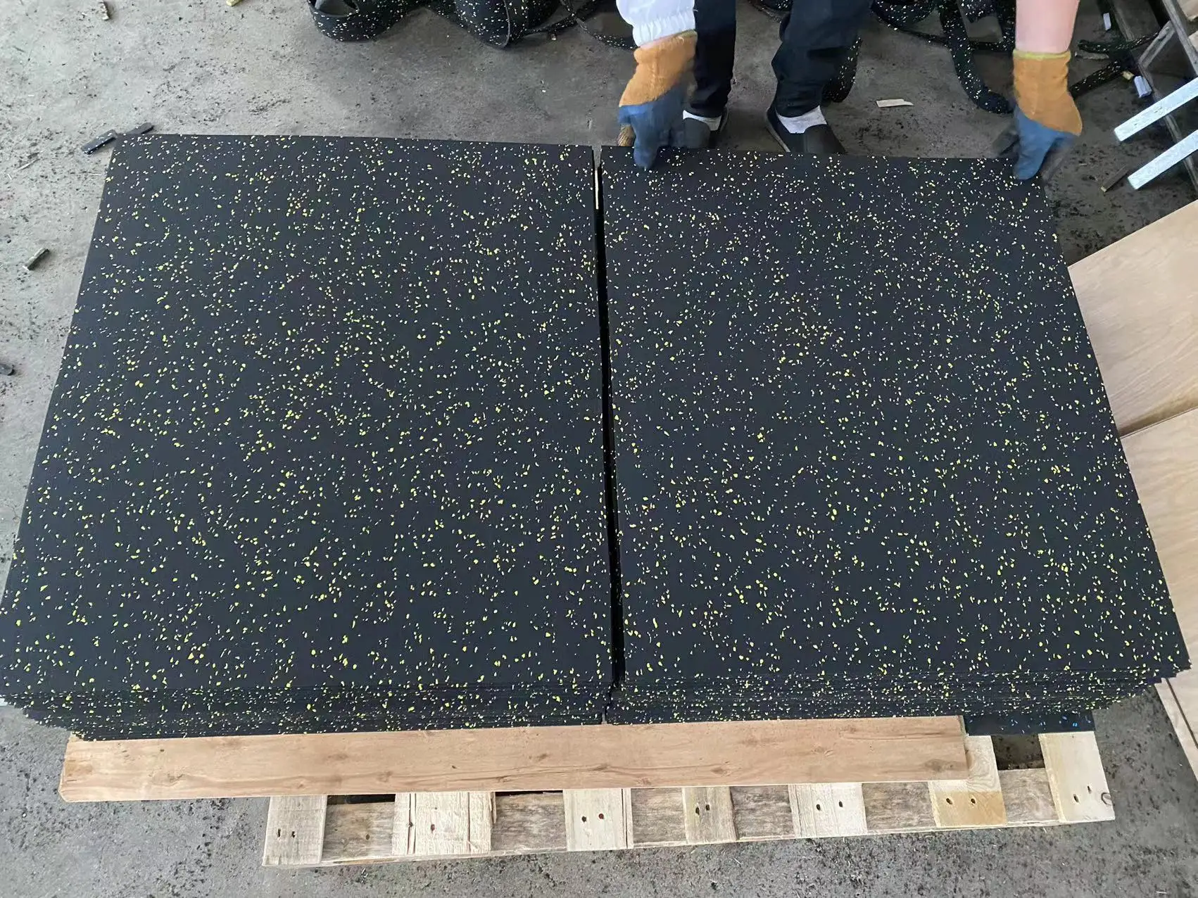 recycled rubber roofing tiles rubber mats indoor gym flooring