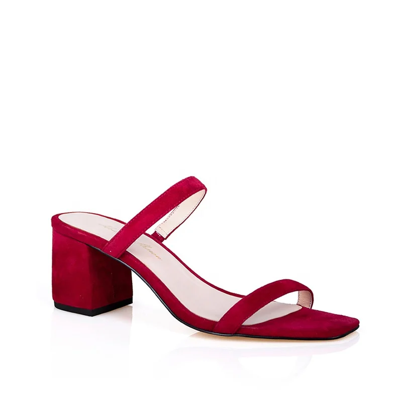 Женские босоножки на высоком каблуке