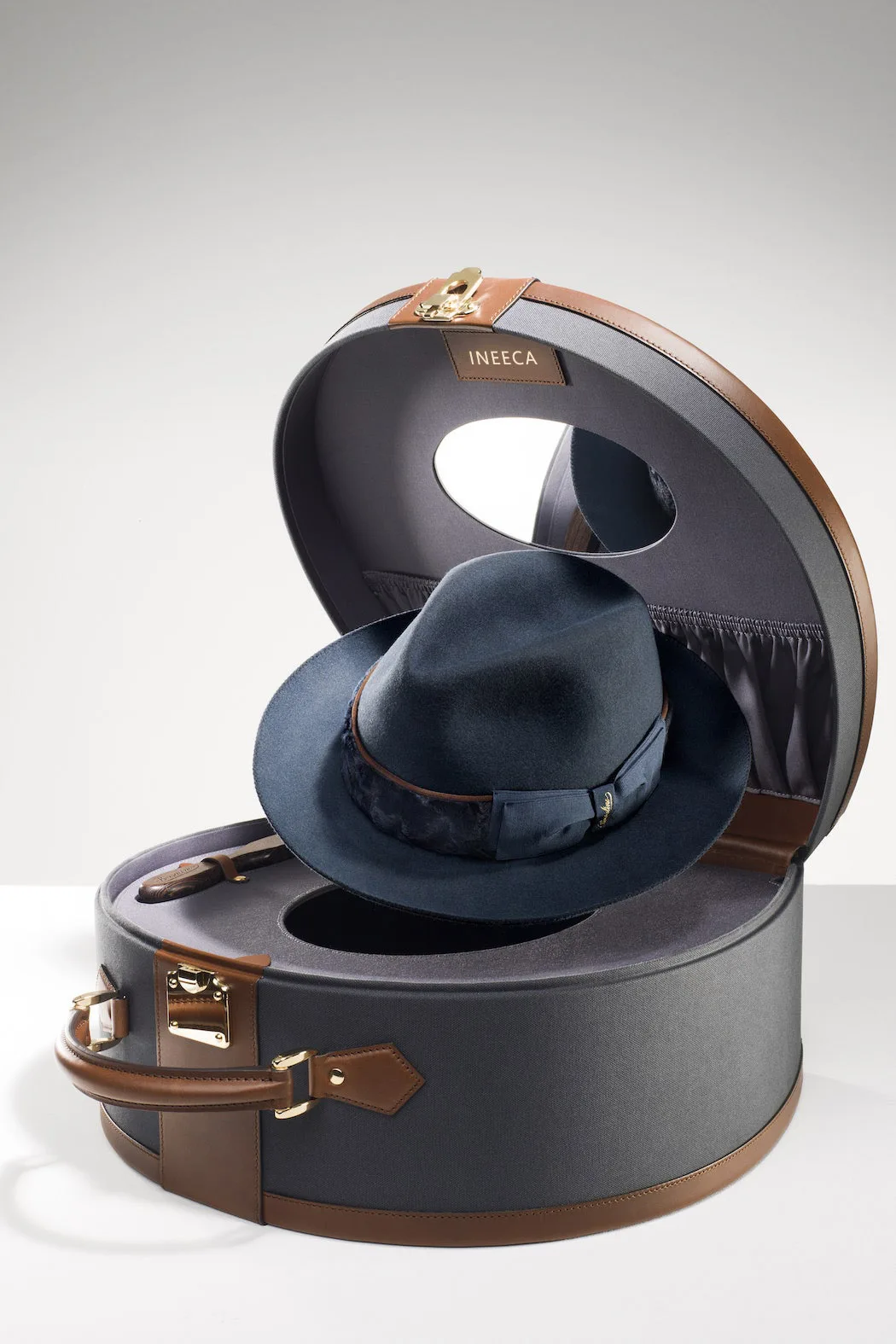 Travel carrying case hat storage box velvet Lining Leather large round hat box packaging golden logo hat box with handles