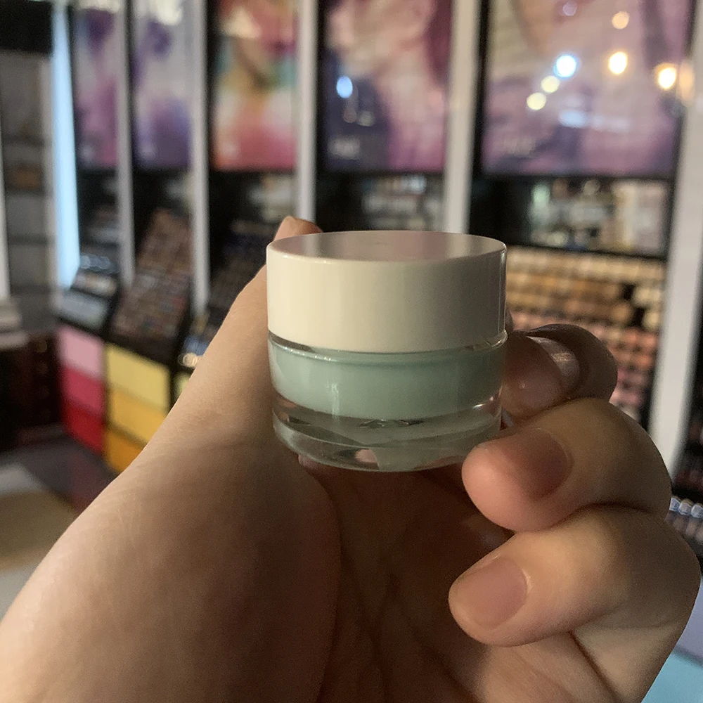 Увлажняющий бальзам для губ с лимонной перечной Мятой