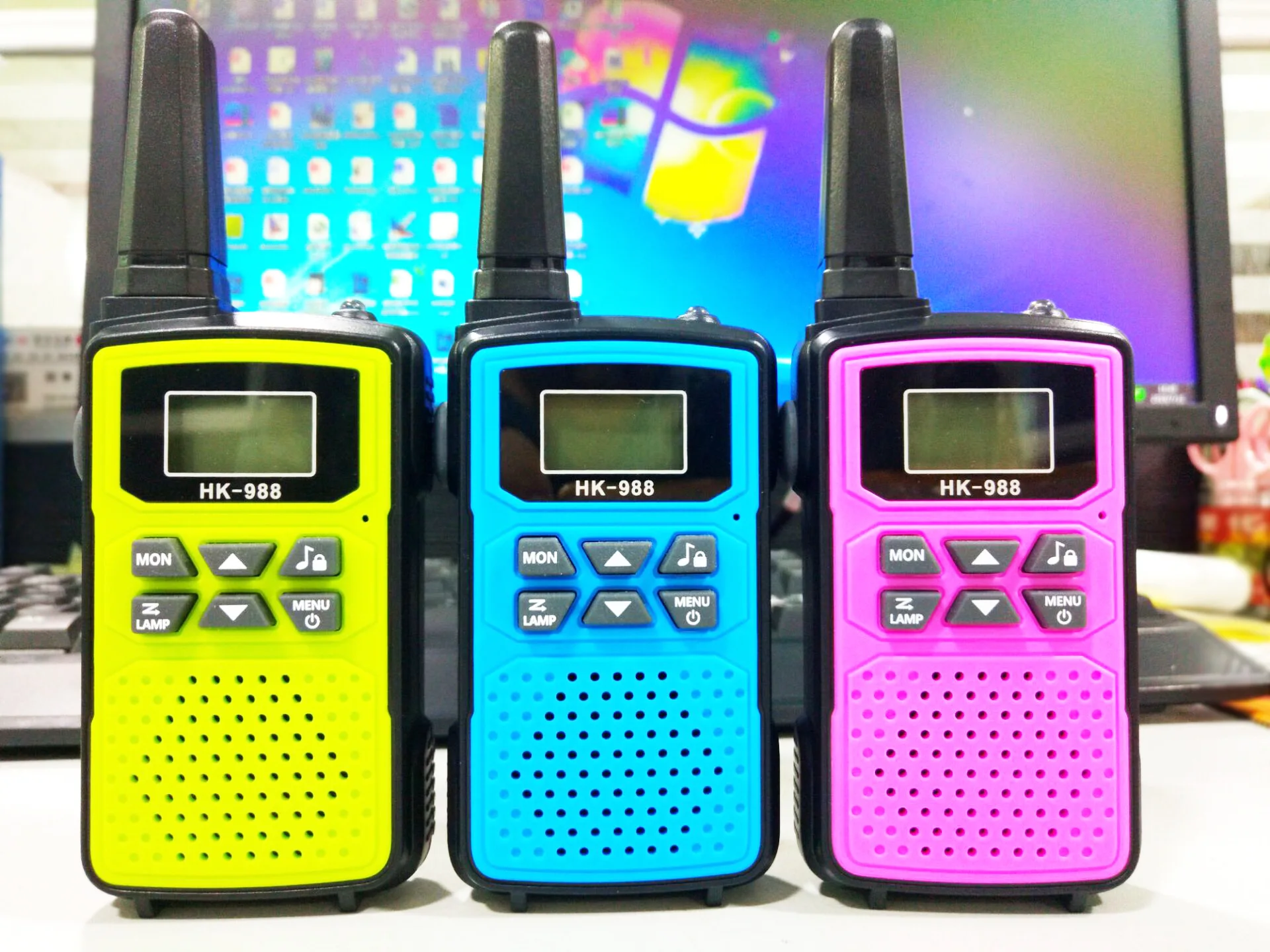 2024 Hot Selling Hk-988 22 Channels 2 Way Radio Toy Kids Walkie Talkies With Flashlight for Age 3-12 Boys Girls Birthday Gifts
