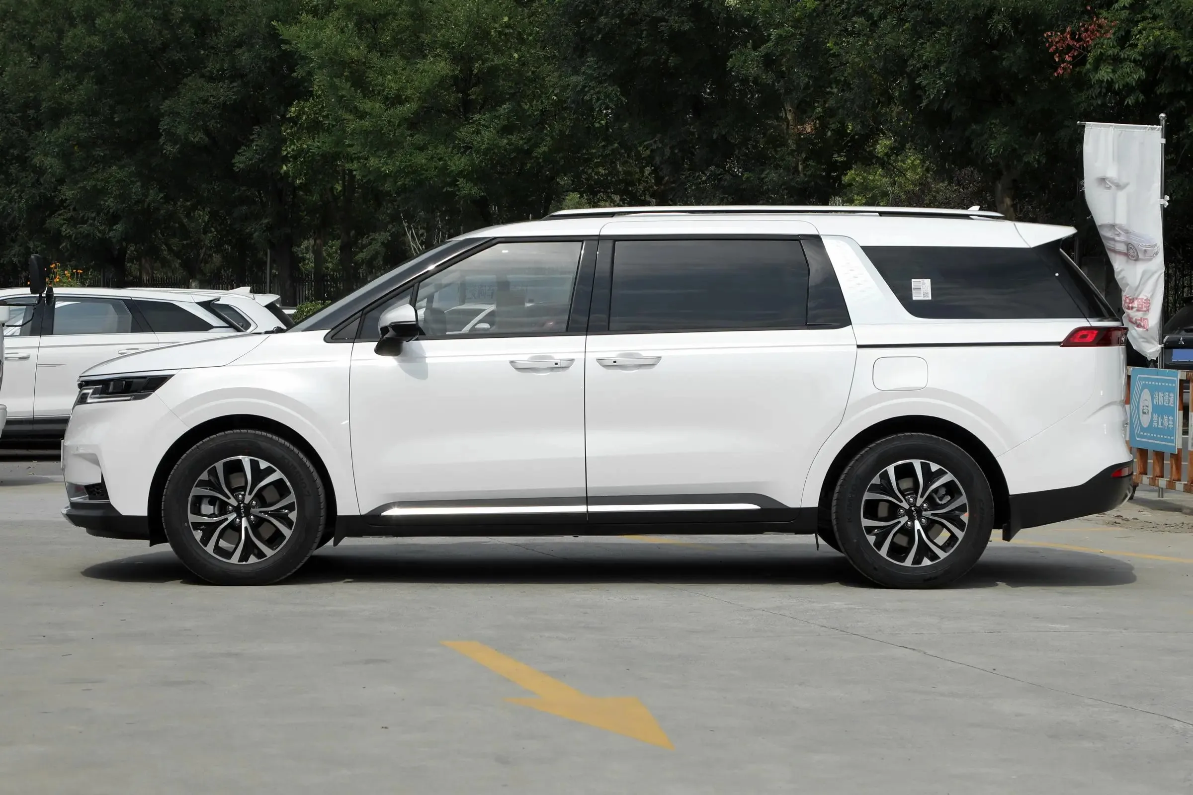 2024 Новый Kia Carnival 7-местный внедорожник 4x4 Mpv фургон б/у и новый бензиновый автомобиль Китай автомобили Carnaval для продажи