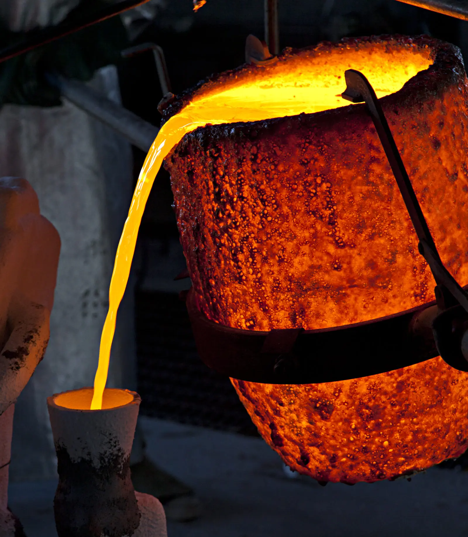 tailored  steel isostatic pressing small used sic pyrolysis high purity pure graphite crucibles for melting go