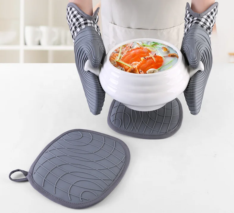 
New design 4pcs rippling silicone cotton oven mitts and pot holders set 