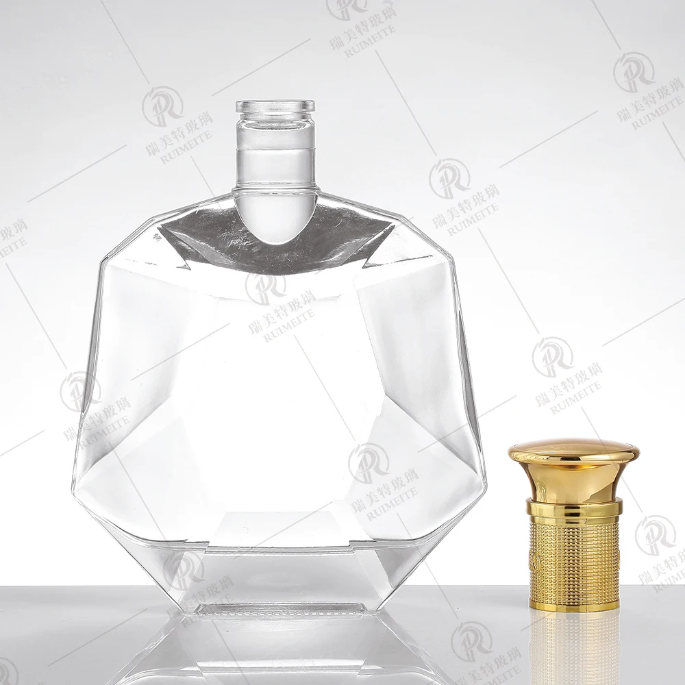 Wholesale 700ml 750ml empty clear luxury flat fancy whisky vodka brandy XO glass bottle