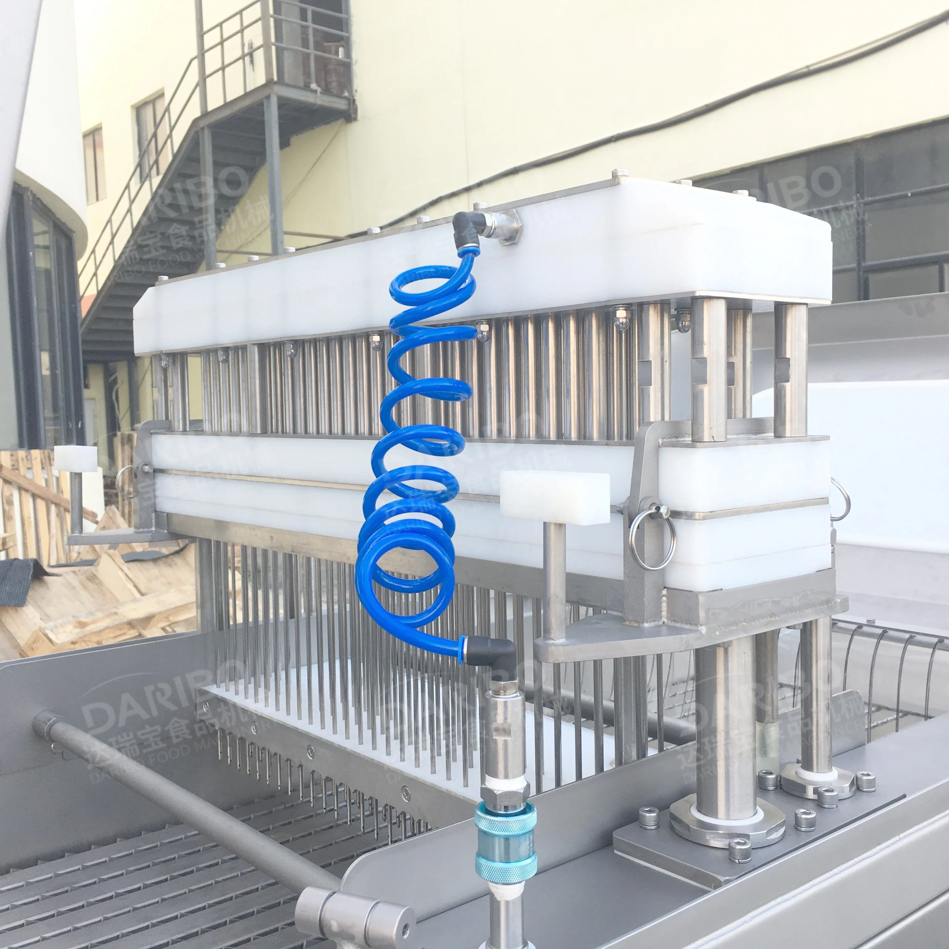 DARIBO 84/168 Needles Heavy Duty Chicken Saline Injection Machine for Sale