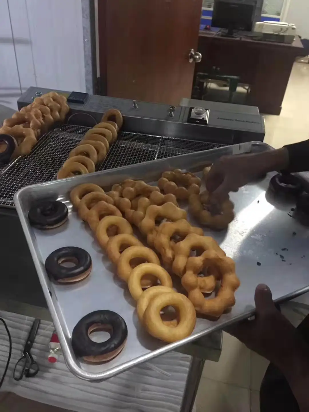 Автоматическая мини-машина для пончиков, автоматическая фритюрница, машина для Жарки пончиков