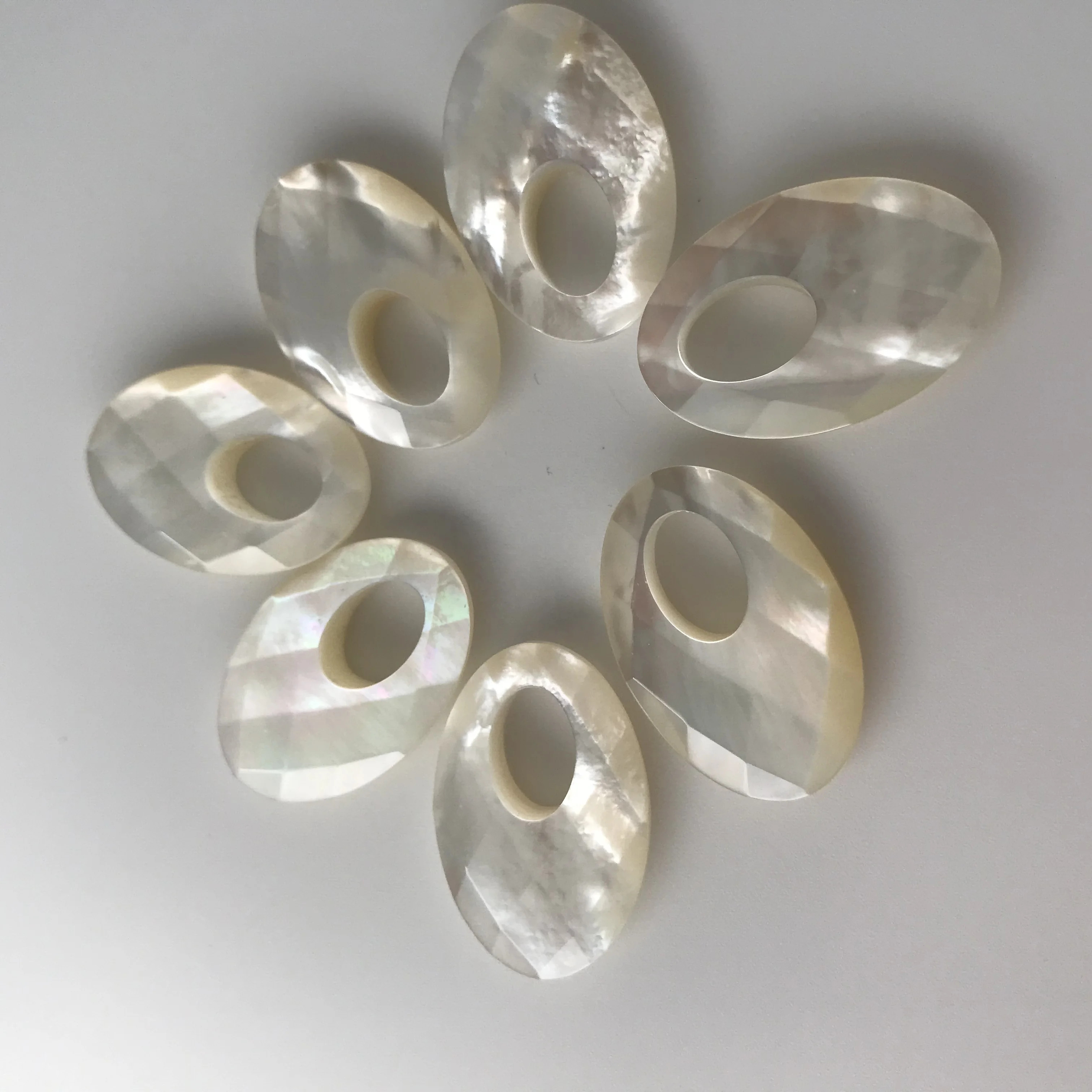 Natural White Mother Of Pearl Shell Charm Black MOP Shell Pendant for Jewelry Bracelet Necklace DIY