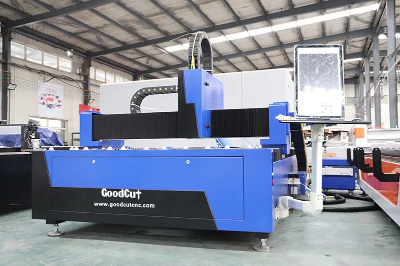 Fiber laser cutting machines with Janpa servo motors and Raycus laser source for stainless steel carbon steel cutter