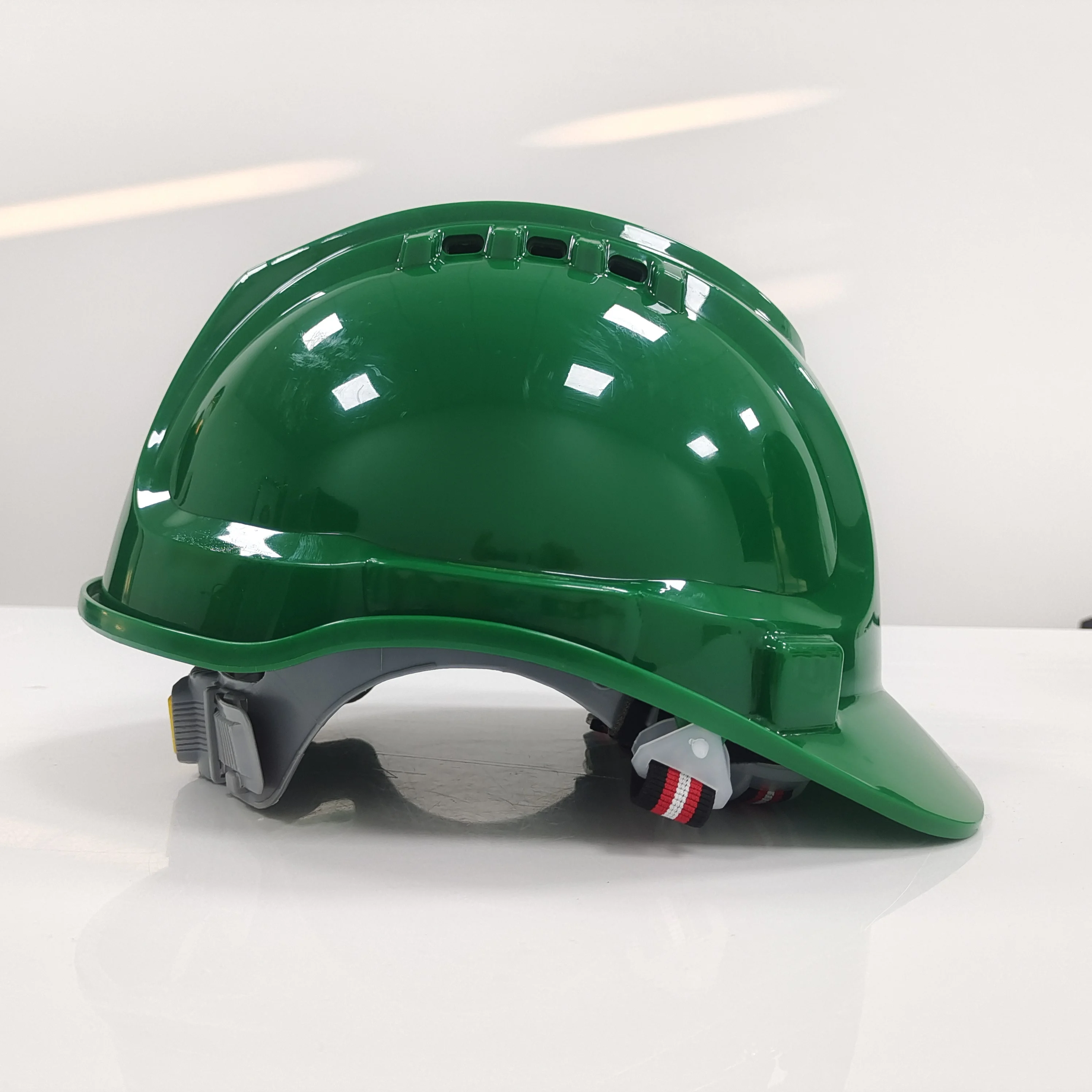 heat resistant safety helmet  vented hard hat  reflective  with light machine