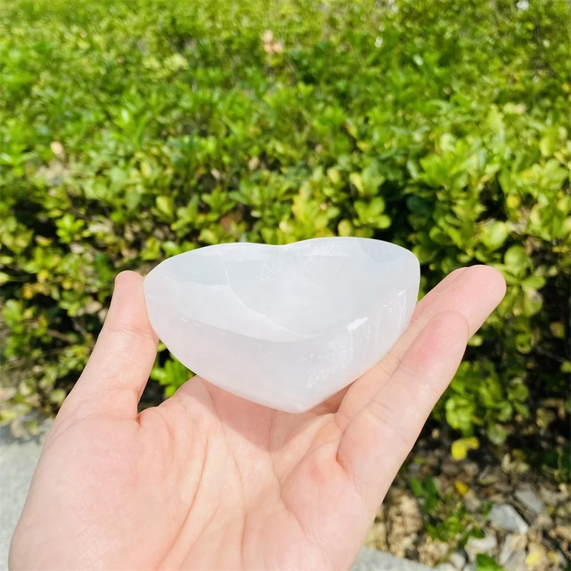 Wholesale in bulk natural Polished Transparent Singing Selenite Heart-Shaped Bowls that healing quartz bowl In Stock on sale