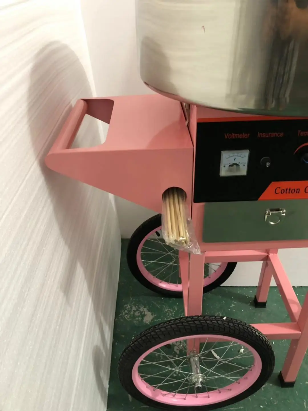 TGS-520G Gas Cotton Candy Floss Machine with Car Pressure 2800-3000pa