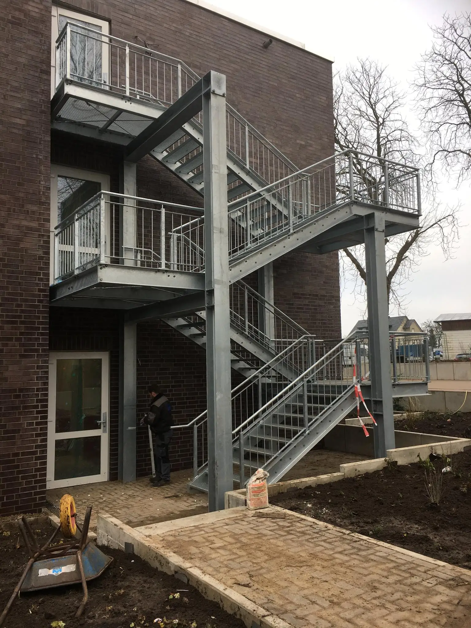 Manufacturer Price Galvanized Outdoor Metal ic Stairs Design Metal Stair Steps Used Metal Stairs