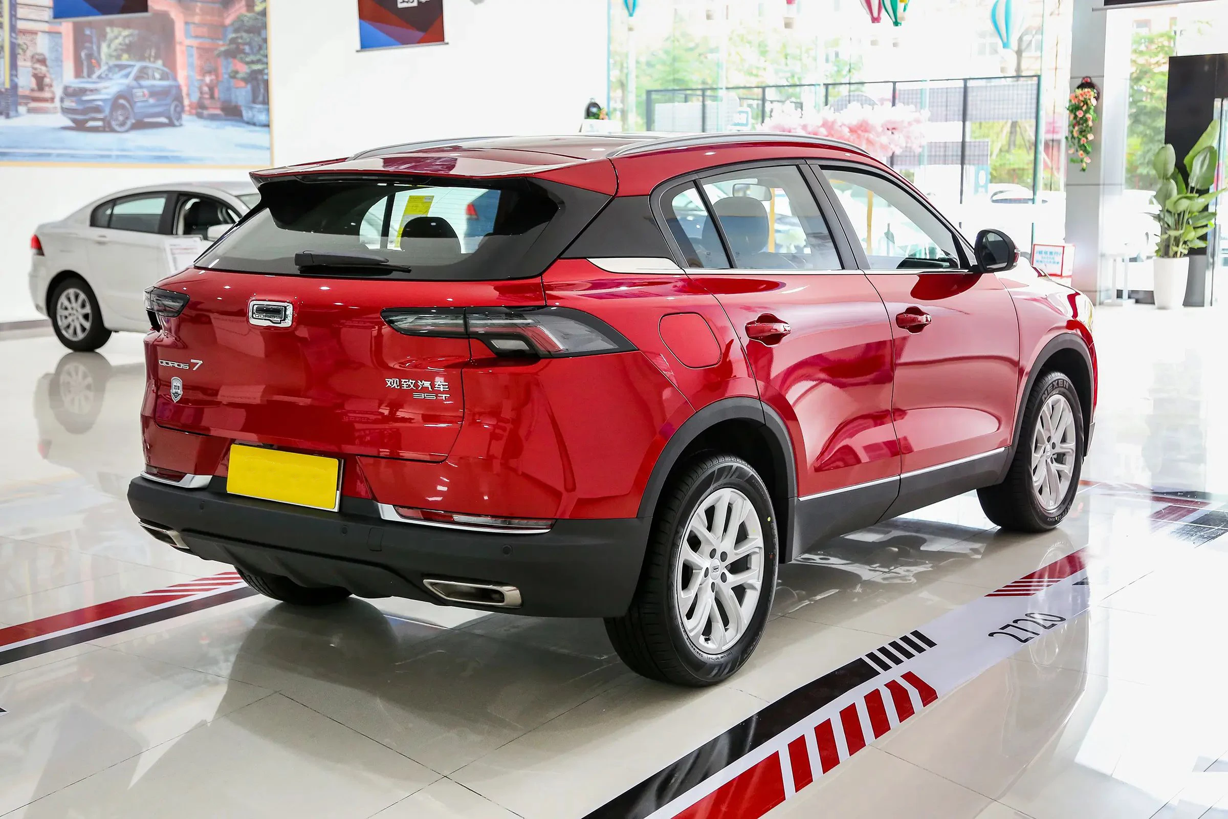 Stock Available Qoros 7 RHD 2020 1.6T Escort Elite Model Gasoline FWD Qoros 7 Compact SUV 7 Speed Double Clutch SUV 150Kw 204Ps