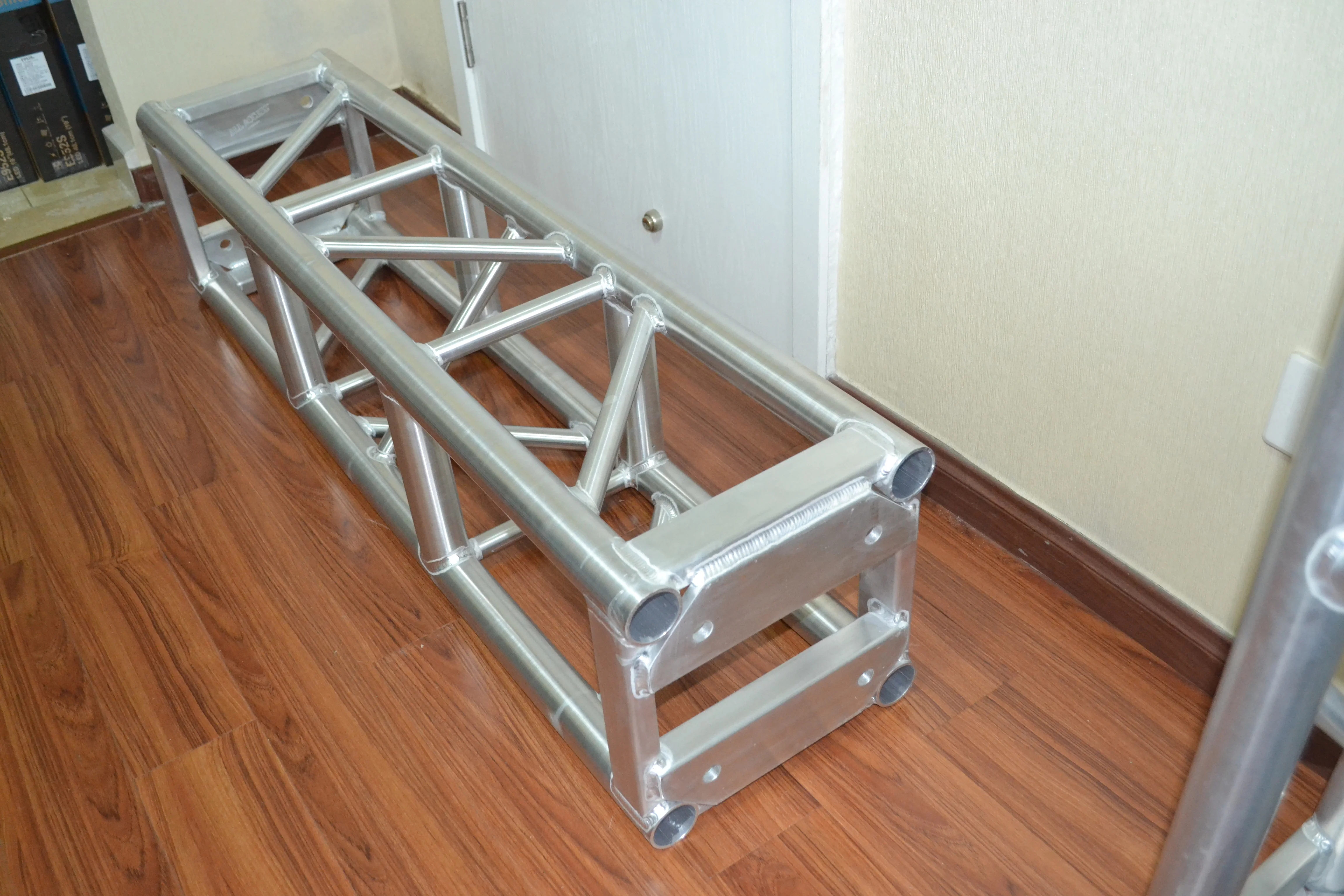 Aluminum tomas bolt truss 305 tomcat 12' box truss for sale