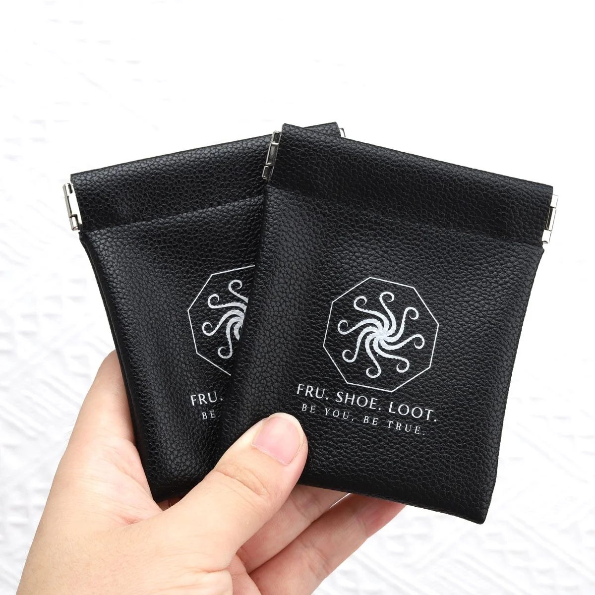 Custom Logo Portable Pu Leather Jewelry Bag With Closed Iron Sheet Earphone Coin Gifts Hook Cosmetic Packaging Leather Pouch