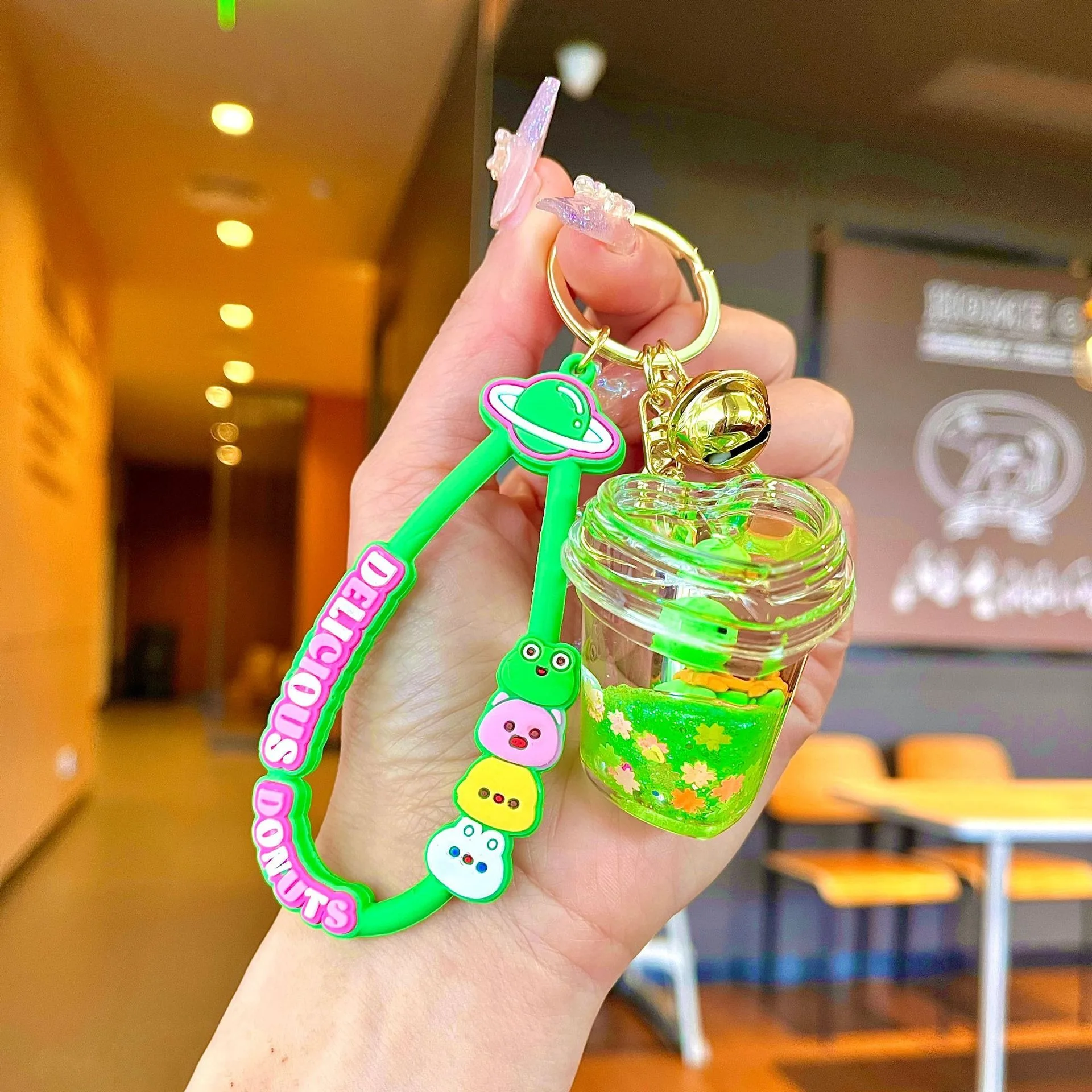 2024 New Creative Design Student School Bag Pendant Cute Green Underwater World Oil Into Bottle Bag Cup Floating Turtle Keychain