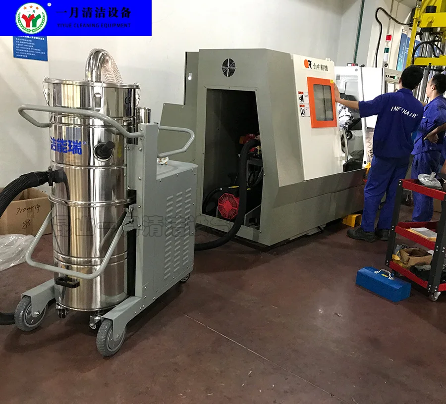 Metal Powder Nails Absorption in High Power Cyclone Industrial Vacuum Cleaner