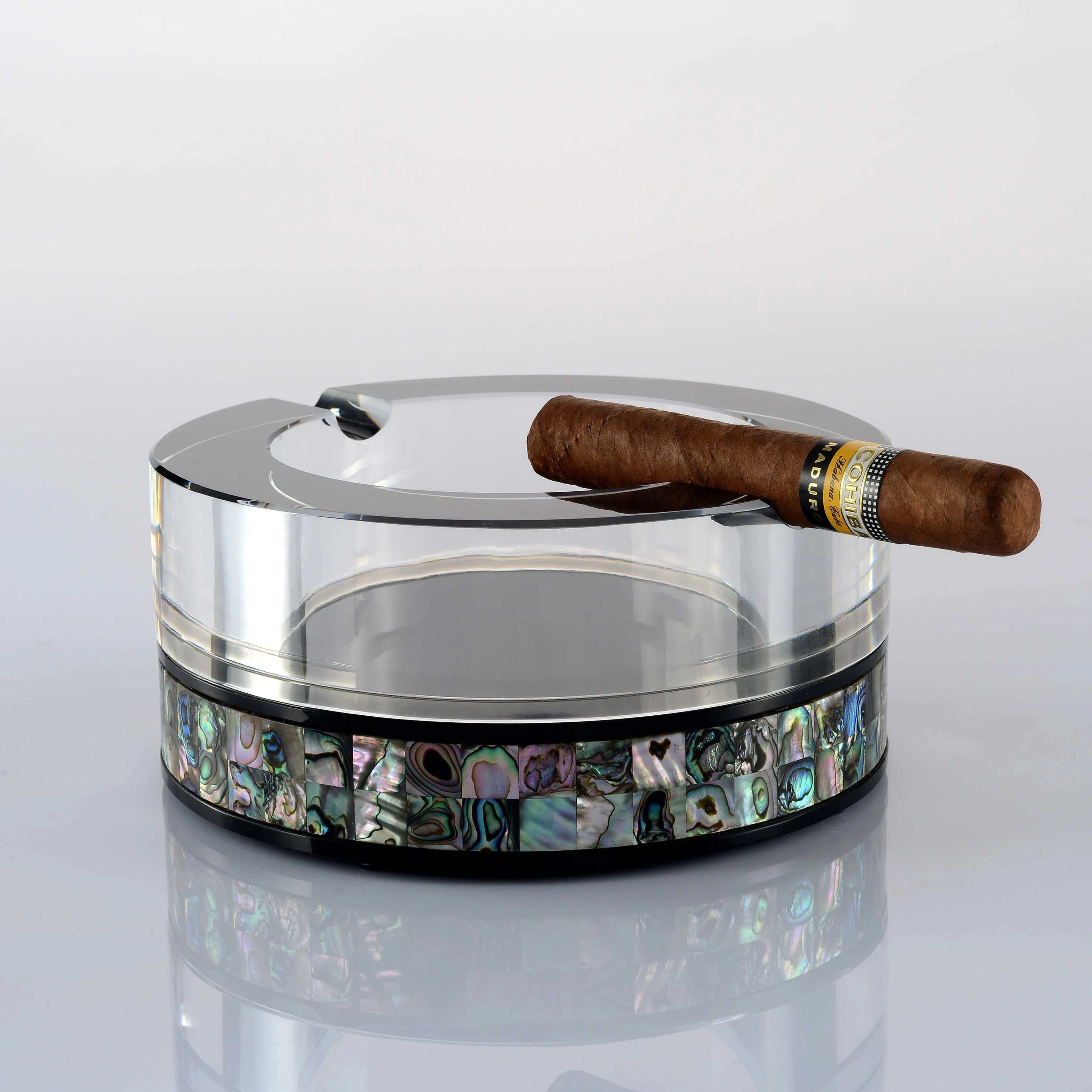 Hot Sale customizable Luxury scallop Crystal Ashtray  for  Home Decoration