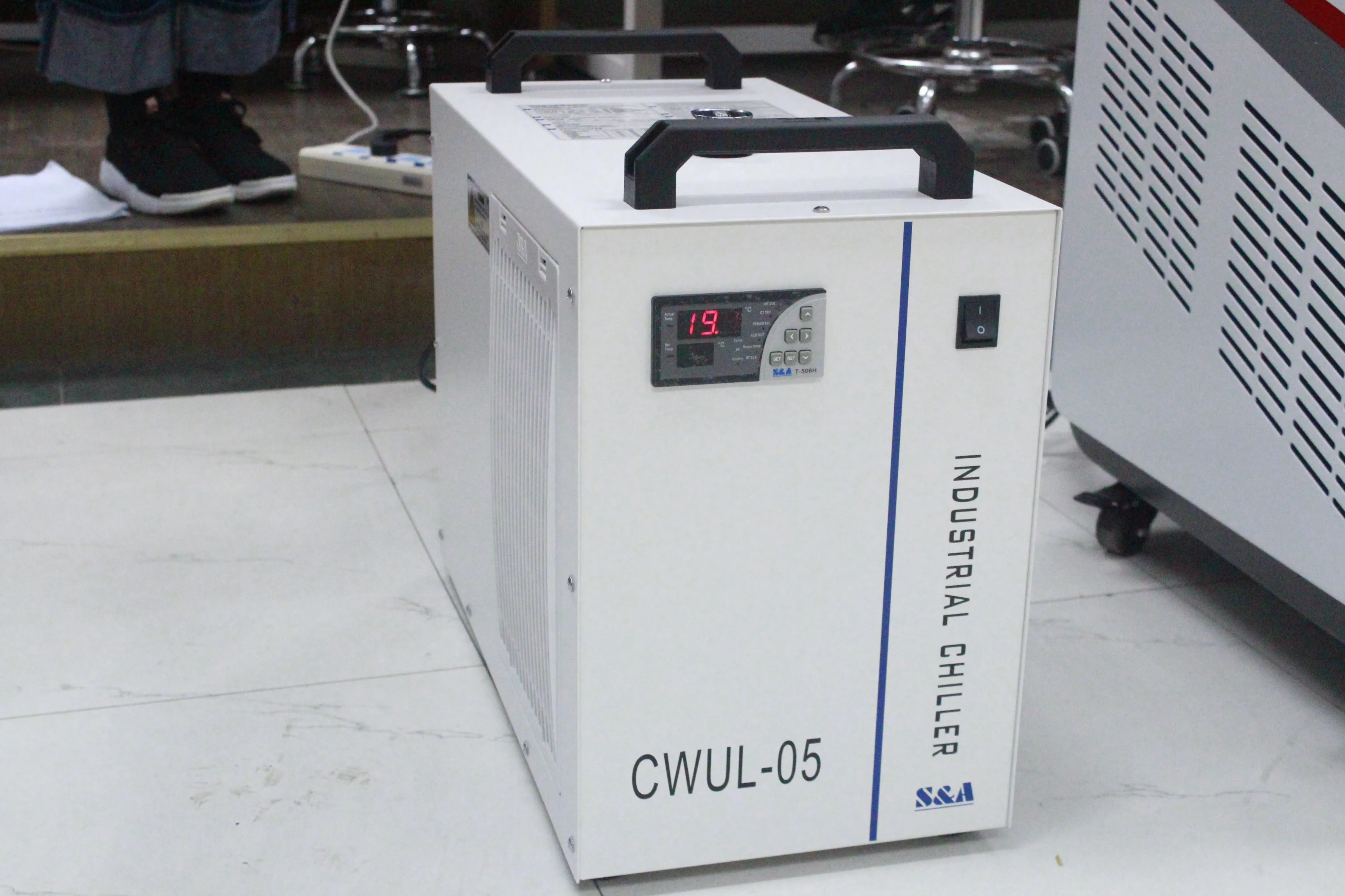High-Speed UV Flying Laser Marking Machine Low Factory Price 10W Power Cables Galvo Print Pattern for Glass Industry