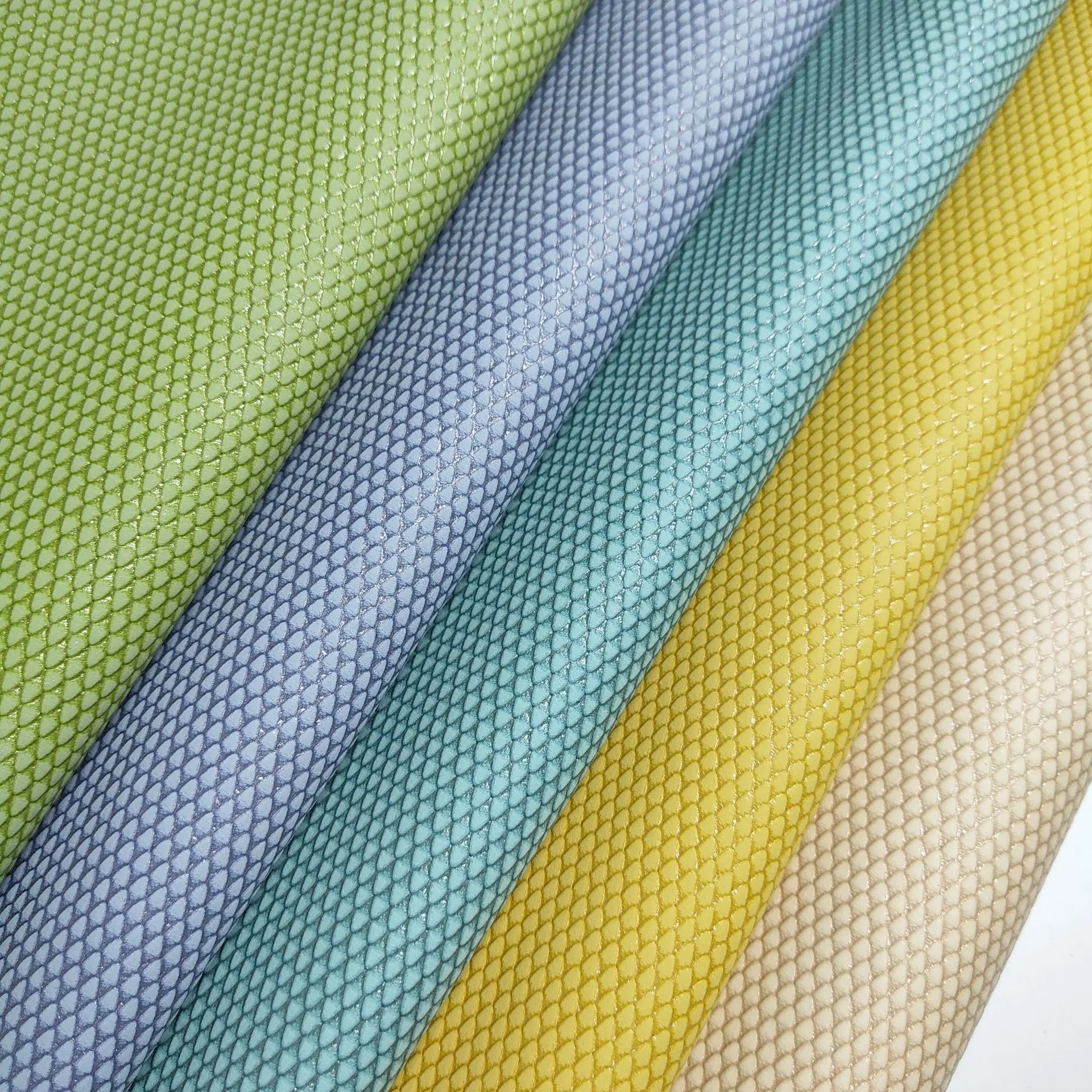 P667 Yangbuck Cuero Snakeskin grain synthetic leather for Home Textile, handbags, Decorative, shoes, craft accessories