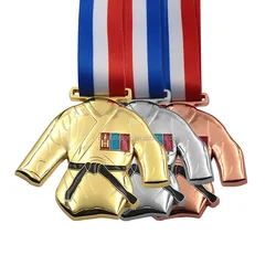 Creative 3D Metal Gift Trail Run Medal Taekwondo Clothes Figure Trophy Taekwondo Medal  Sport Triathlon Medallion Karate Medal