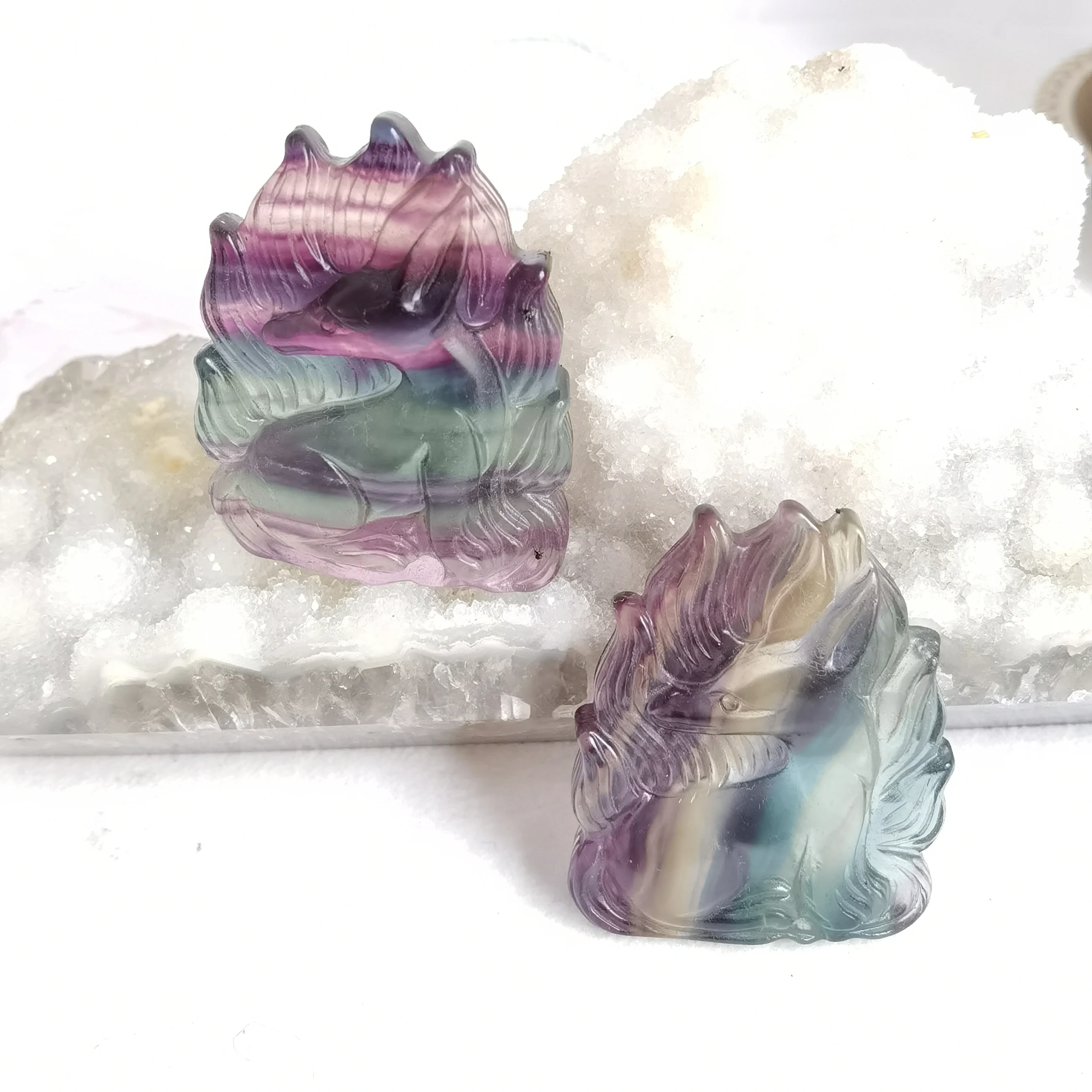 2021  High Quality Natural Crystals Healing Stones Nine Tailed Fox Carved With Fluorite