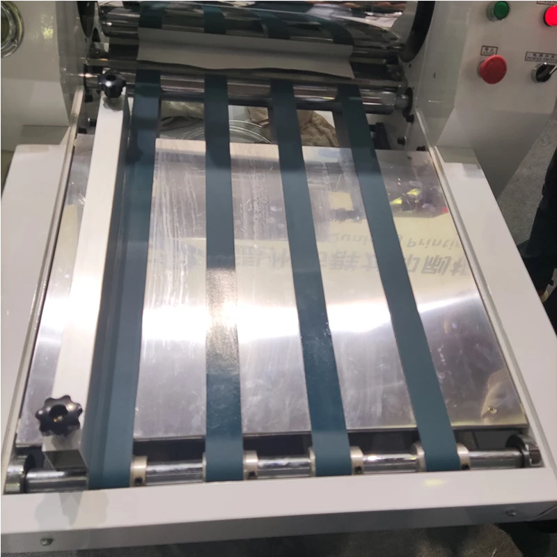 Быстрая скорость Джамбо ролик гидравлическая Автоматическая доска бумага ламинат термальная пленка БОПП ламинатор 720