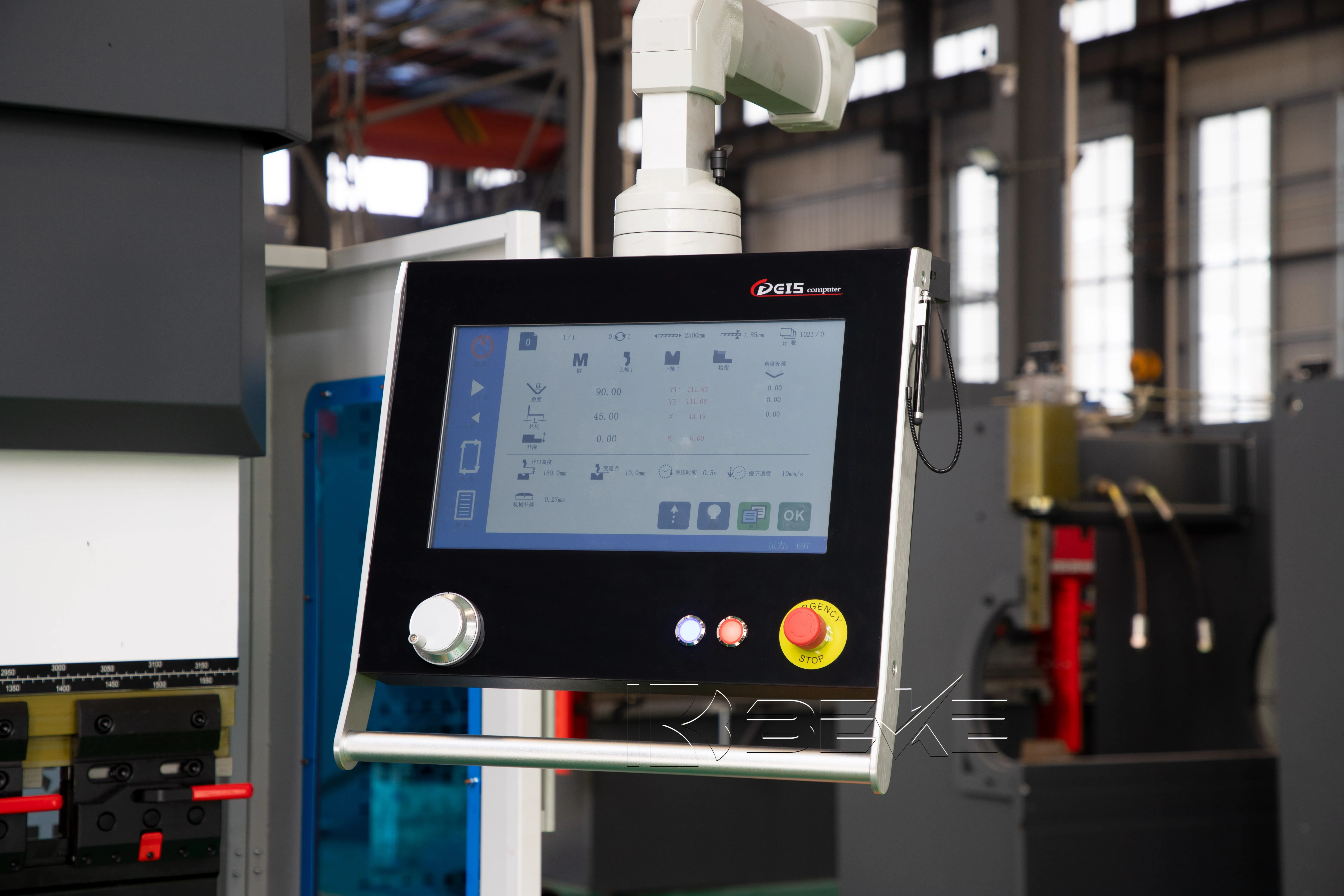 High cost performance WE67K 135T3200 4+1 Axis bending machine cheap Domestic press brake machine